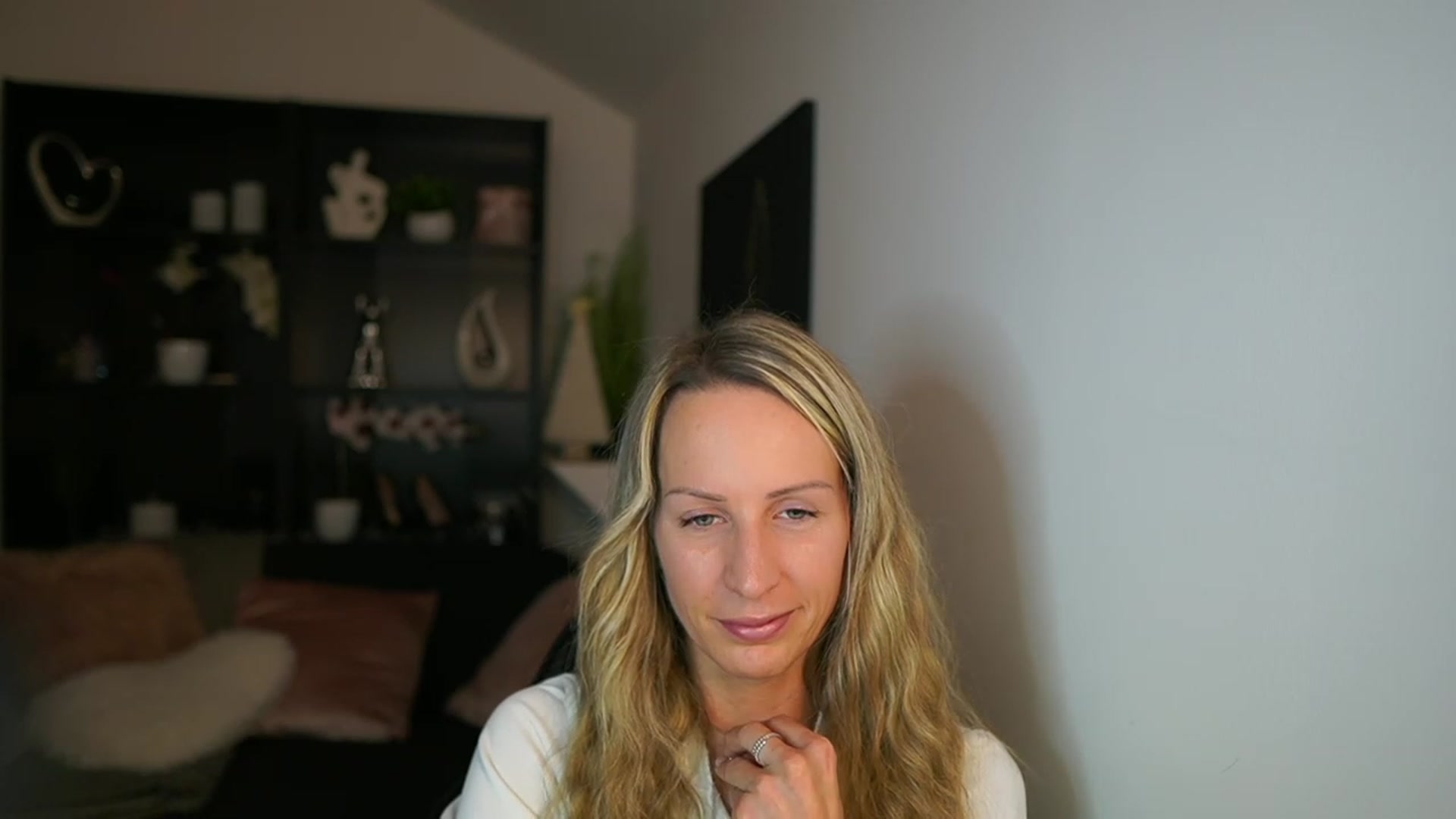 Gallery image thumbnail from Nikki__Sexx__'s myfreecams stream on, 11/27/2023, 20:31 image 8 of 20