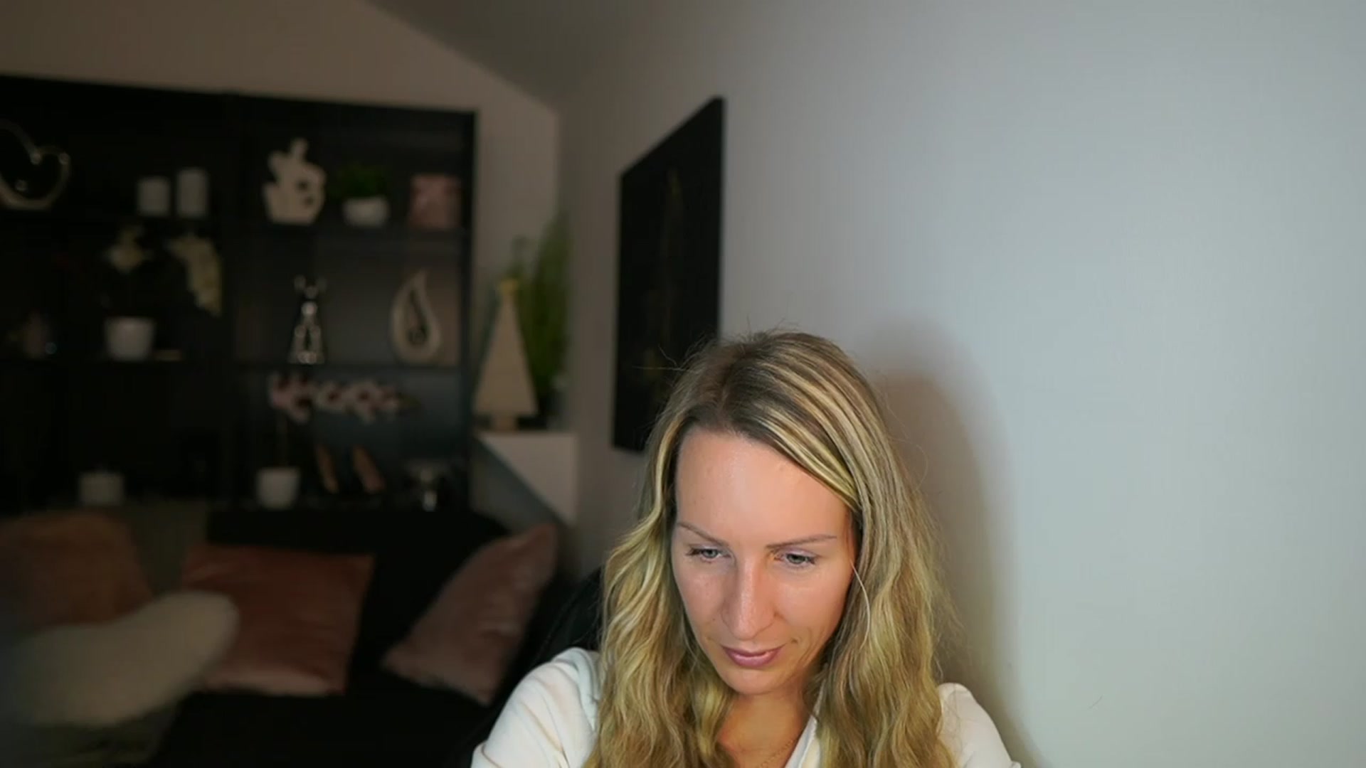 Gallery image thumbnail from Nikki__Sexx__'s myfreecams stream on, 11/27/2023, 22:00 image 1 of 20
