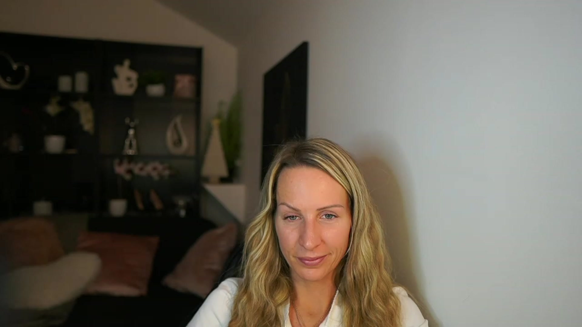 Gallery image thumbnail from Nikki__Sexx__'s myfreecams stream on, 11/27/2023, 22:00 image 17 of 20