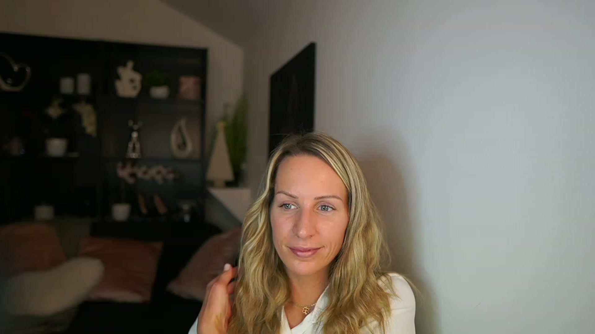 Gallery image thumbnail from Nikki__Sexx__'s myfreecams stream on, 11/27/2023, 22:00 image 14 of 20