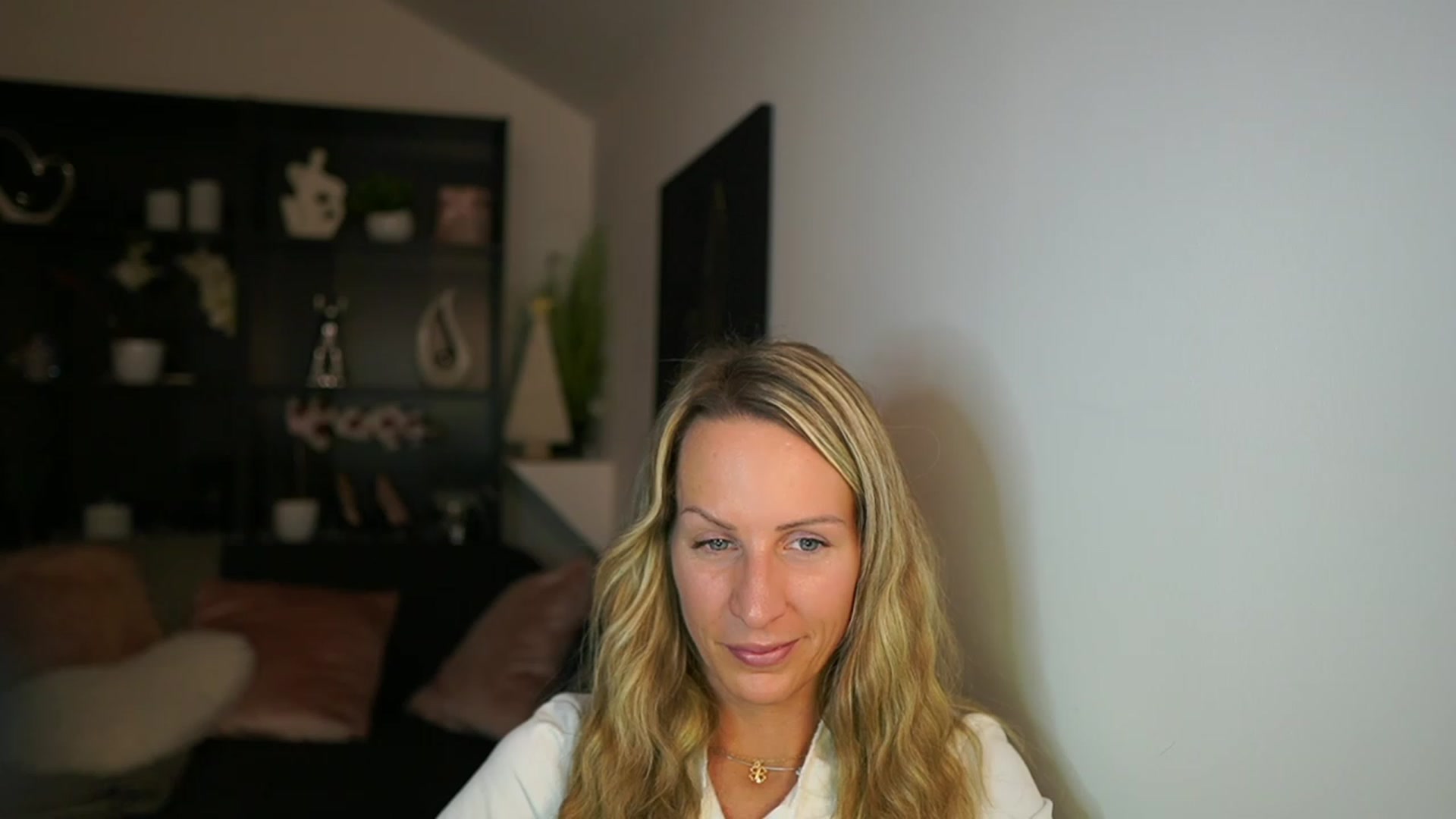 Gallery image thumbnail from Nikki__Sexx__'s myfreecams stream on, 11/27/2023, 22:00 image 15 of 20
