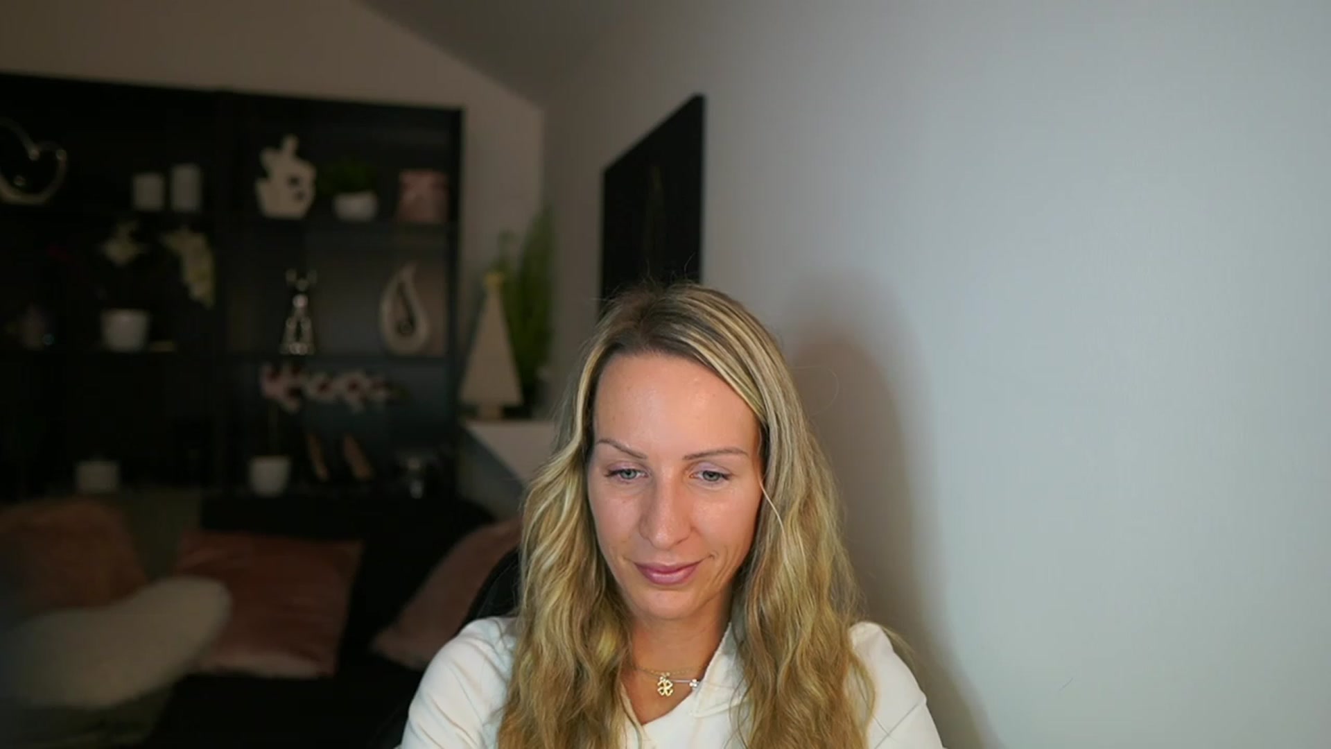 Gallery image thumbnail from Nikki__Sexx__'s myfreecams stream on, 11/27/2023, 22:00 image 10 of 20