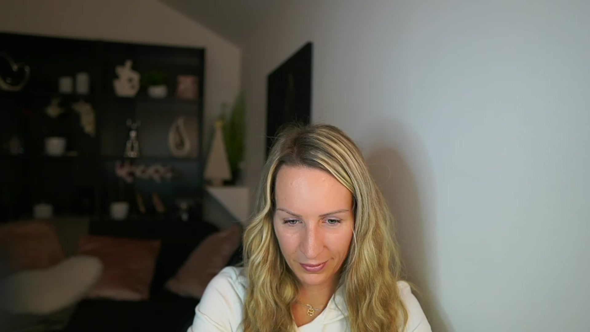 Gallery image thumbnail from Nikki__Sexx__'s myfreecams stream on, 11/27/2023, 22:00 image 9 of 20