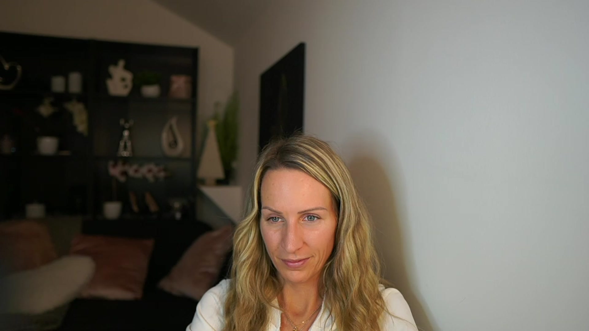 Gallery image thumbnail from Nikki__Sexx__'s myfreecams stream on, 11/27/2023, 23:24 image 18 of 20