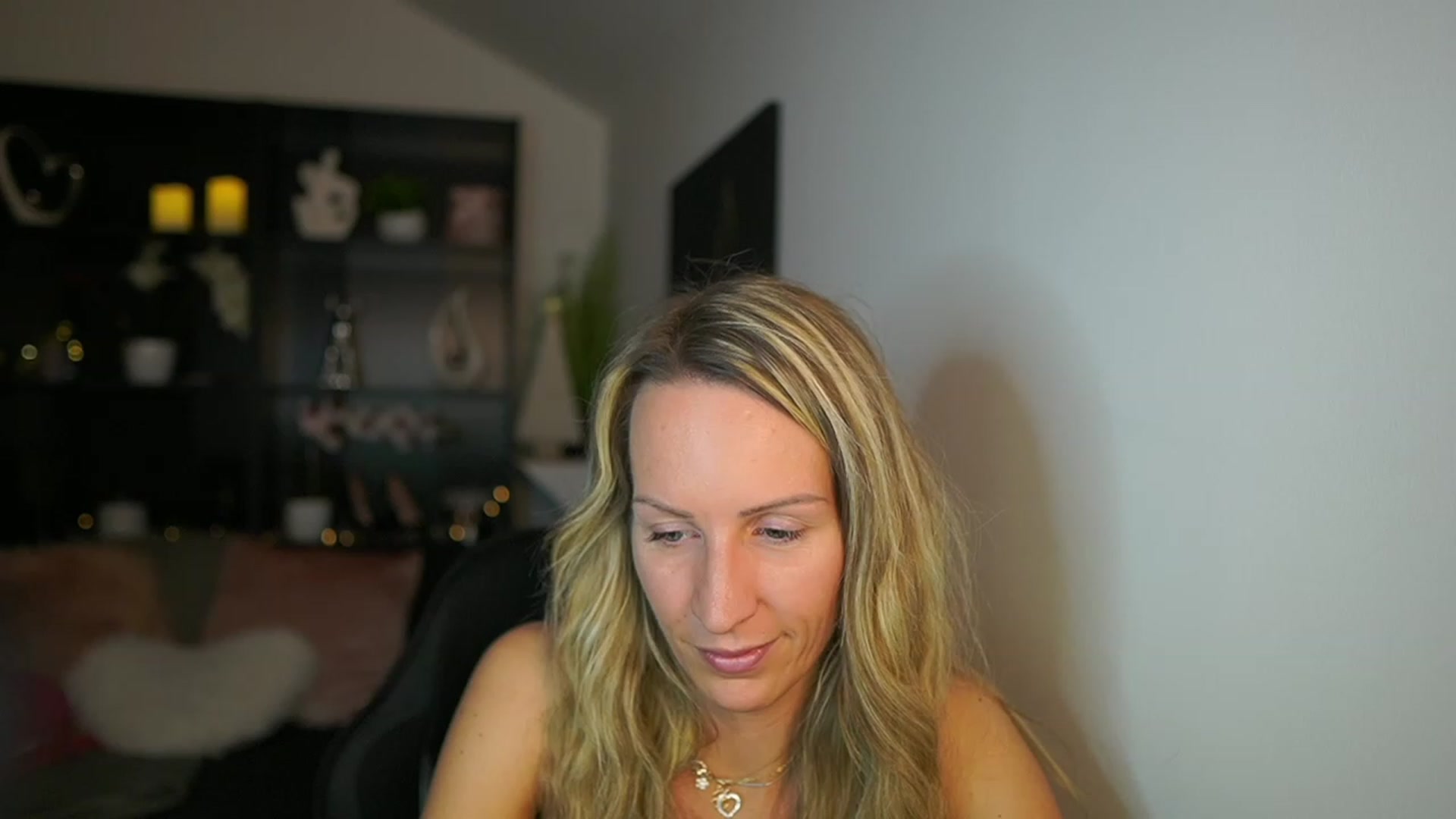 Gallery image thumbnail from Nikki__Sexx__'s myfreecams stream on, 11/28/2023, 21:43 image 18 of 20