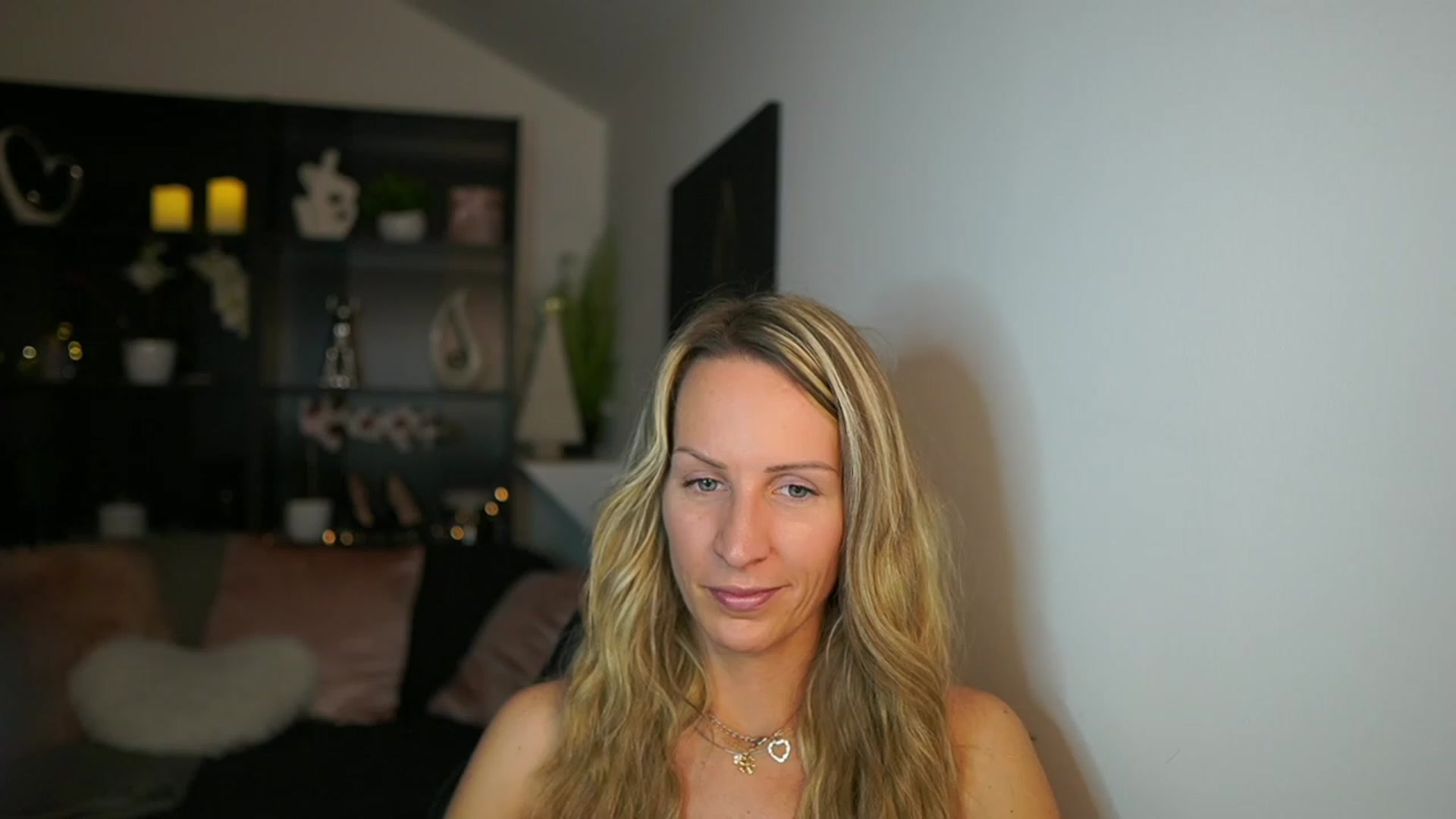 Gallery image thumbnail from Nikki__Sexx__'s myfreecams stream on, 11/28/2023, 21:43 image 20 of 20