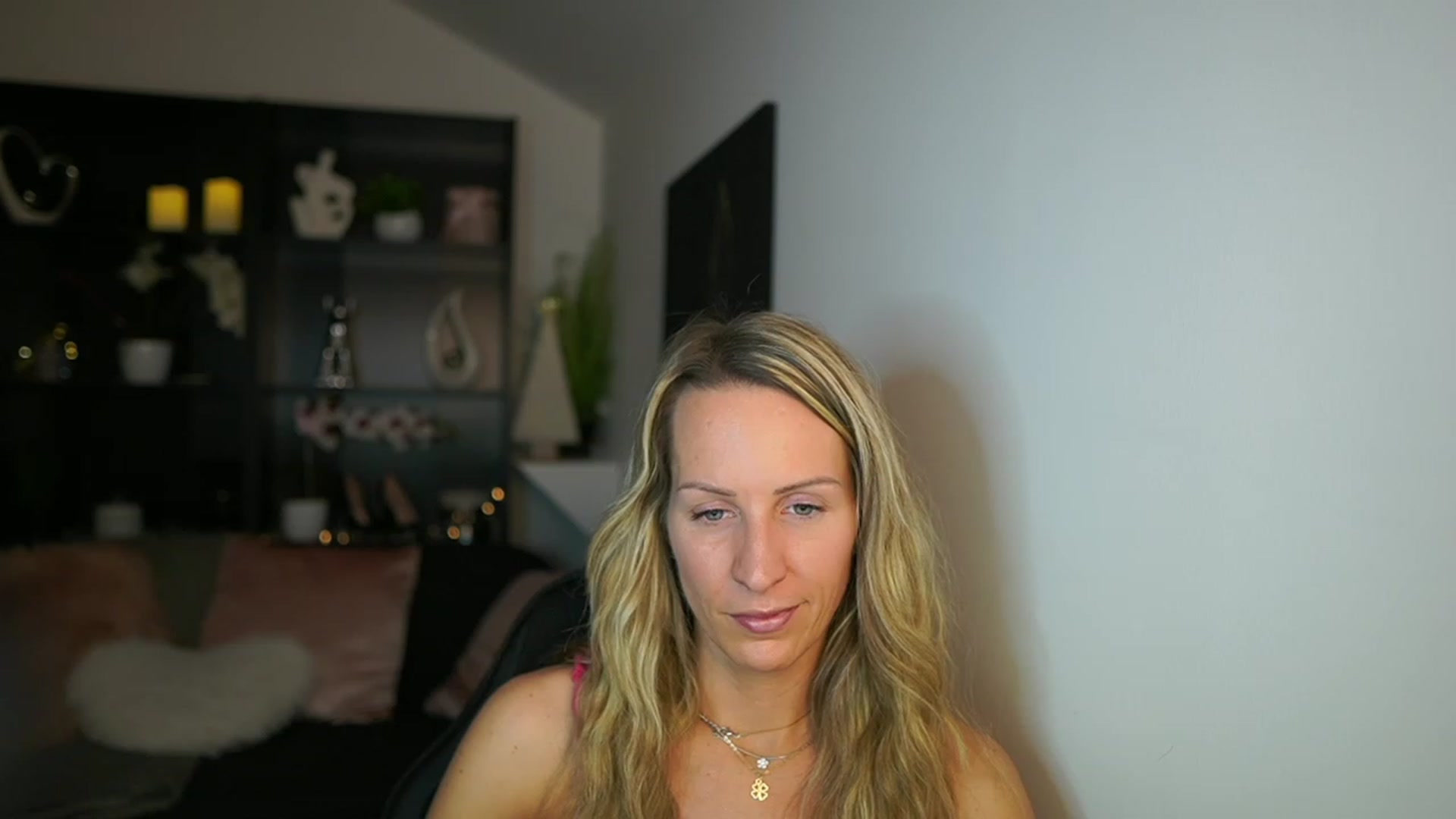 Gallery image thumbnail from Nikki__Sexx__'s myfreecams stream on, 11/29/2023, 24:03 image 10 of 20