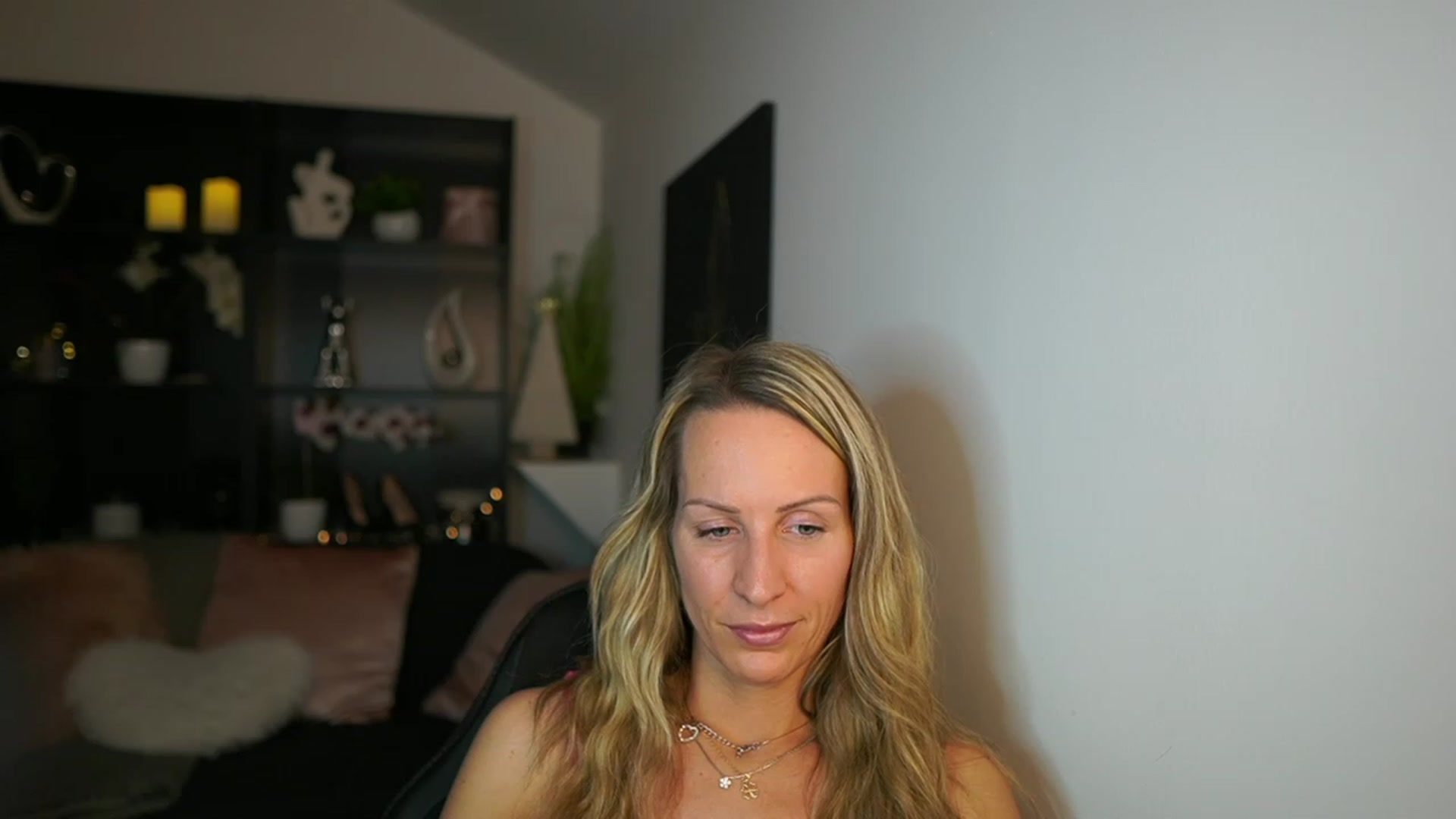 Gallery image thumbnail from Nikki__Sexx__'s myfreecams stream on, 11/29/2023, 24:03 image 4 of 20