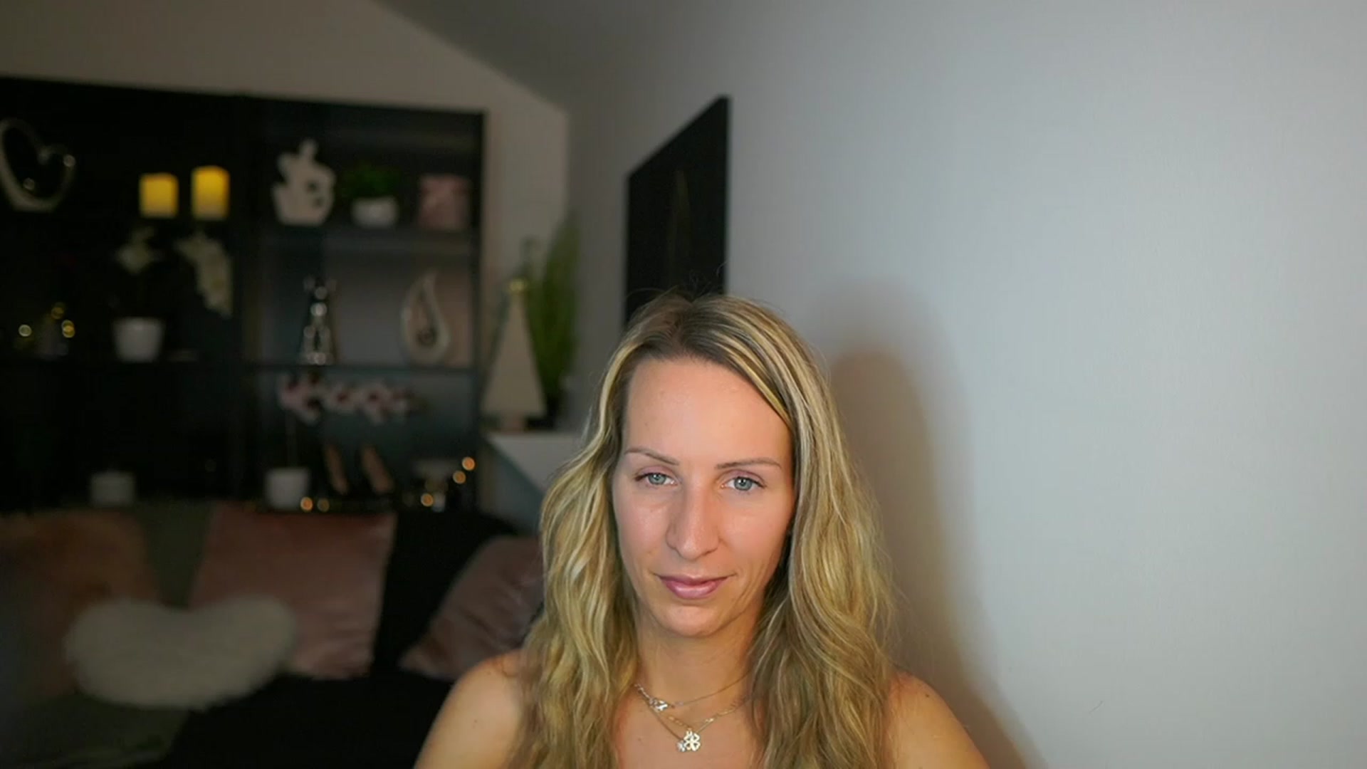 Gallery image thumbnail from Nikki__Sexx__'s myfreecams stream on, 11/29/2023, 24:03 image 13 of 20
