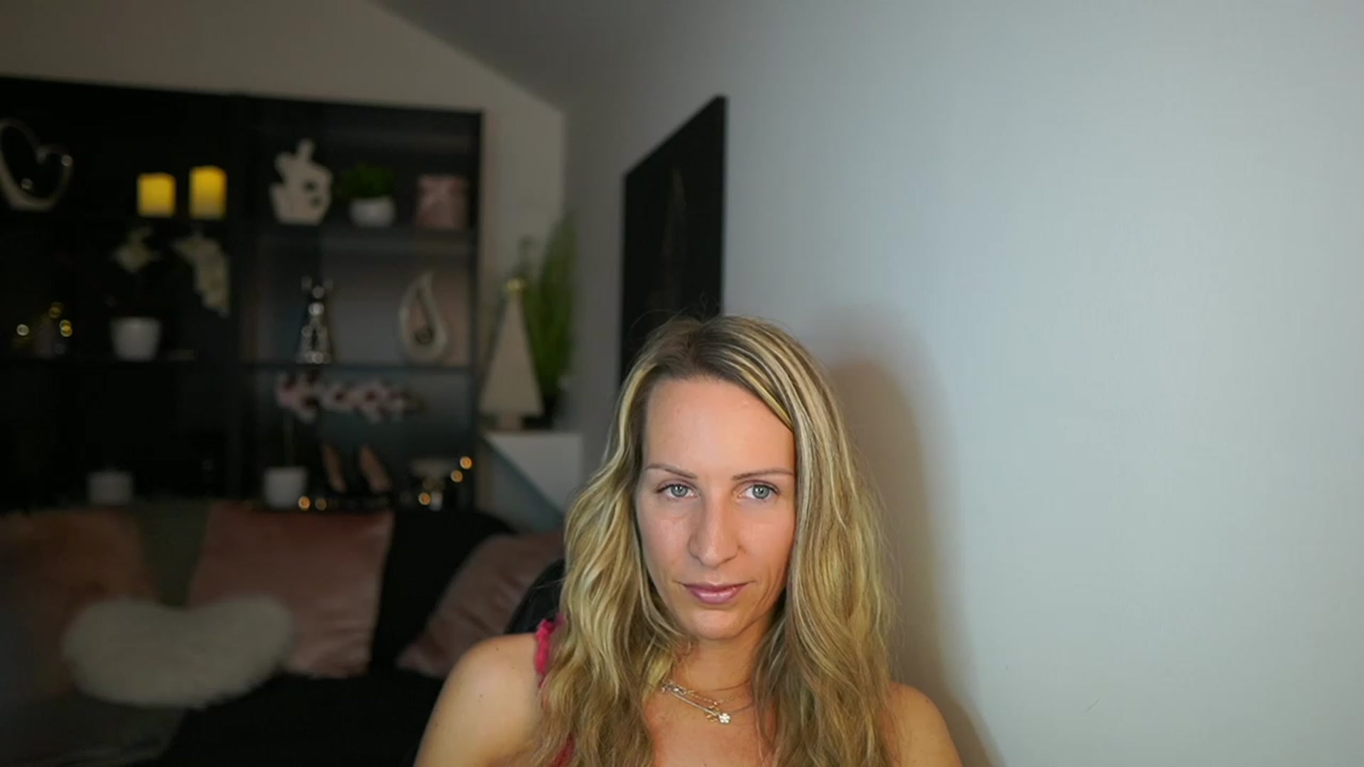 Gallery image thumbnail from Nikki__Sexx__'s myfreecams stream on, 11/29/2023, 24:03 image 7 of 20