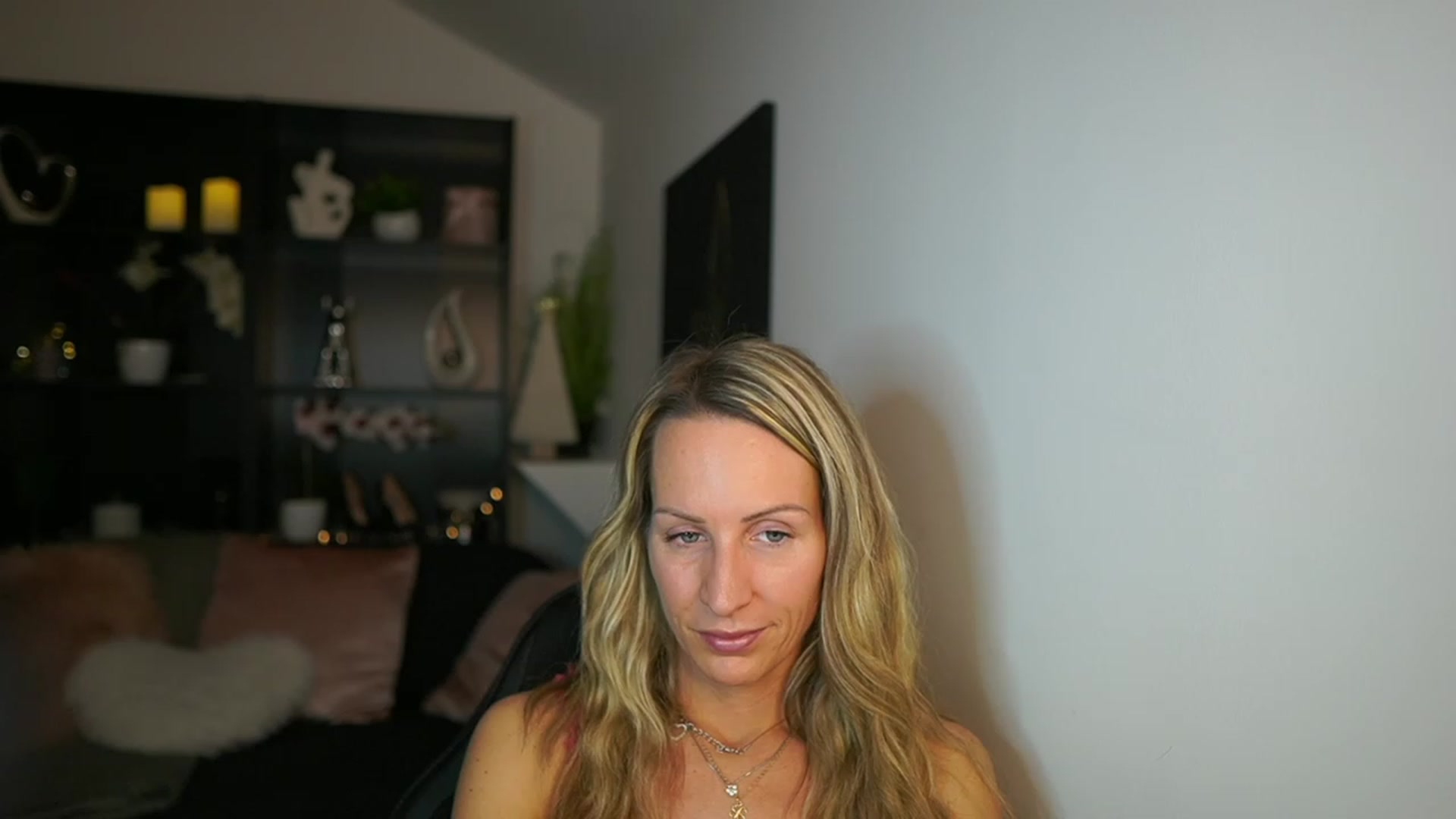 Gallery image thumbnail from Nikki__Sexx__'s myfreecams stream on, 11/29/2023, 24:03 image 2 of 20