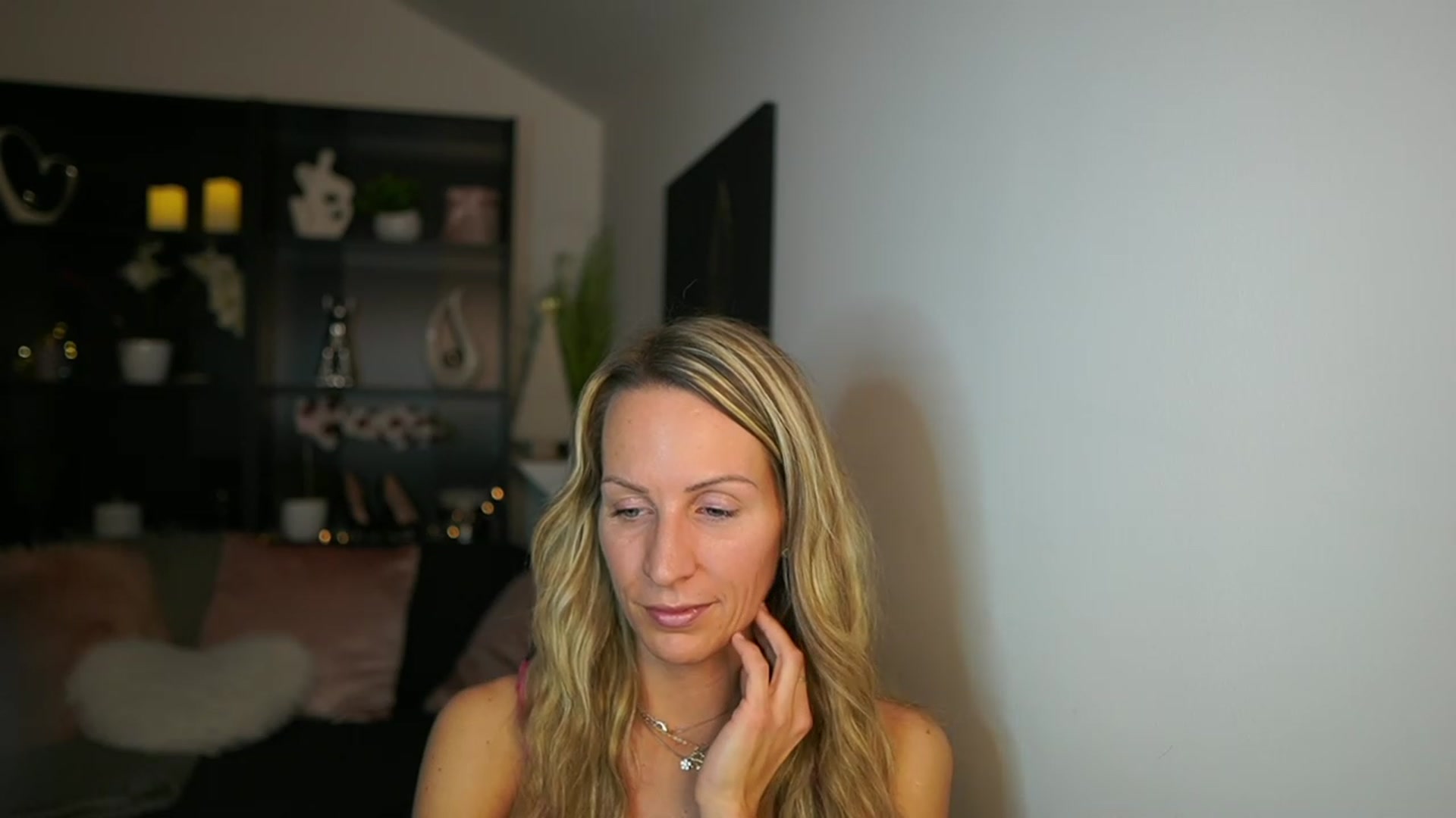 Gallery image thumbnail from Nikki__Sexx__'s myfreecams stream on, 11/29/2023, 24:03 image 18 of 20
