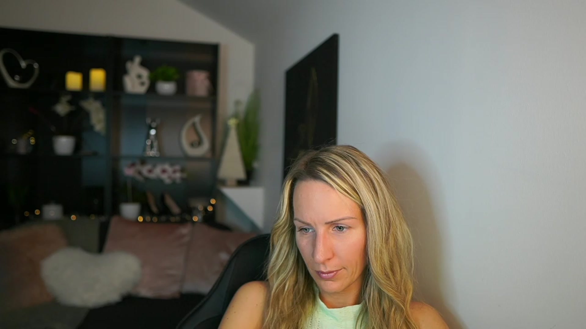Gallery image thumbnail from Nikki__Sexx__'s myfreecams stream on, 11/30/2023, 20:05 image 9 of 20