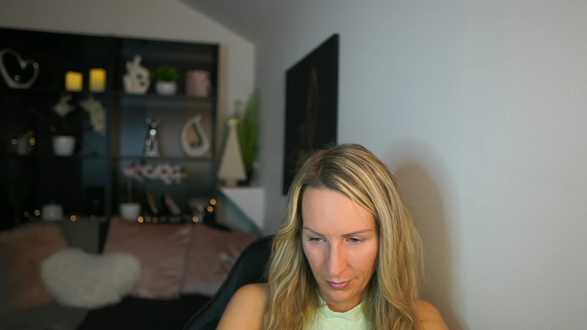 Gallery image thumbnail from Nikki__Sexx__'s myfreecams stream on, 11/30/2023, 20:05 image 7 of 20