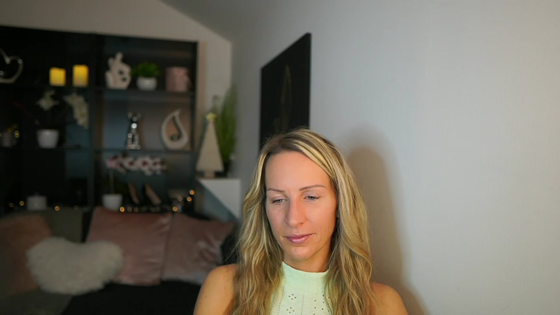 Gallery image thumbnail from Nikki__Sexx__'s myfreecams stream on, 11/30/2023, 21:15 image 18 of 20