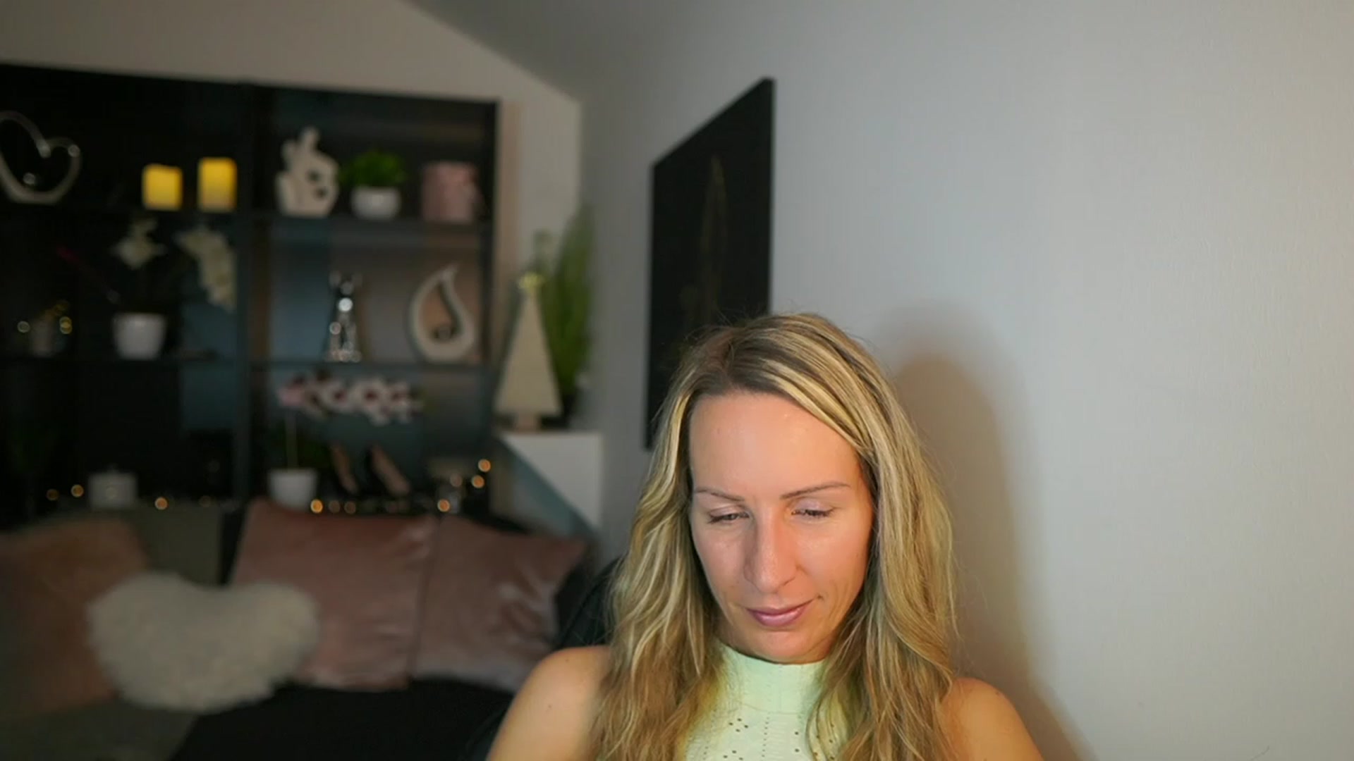 Gallery image thumbnail from Nikki__Sexx__'s myfreecams stream on, 11/30/2023, 21:15 image 1 of 20