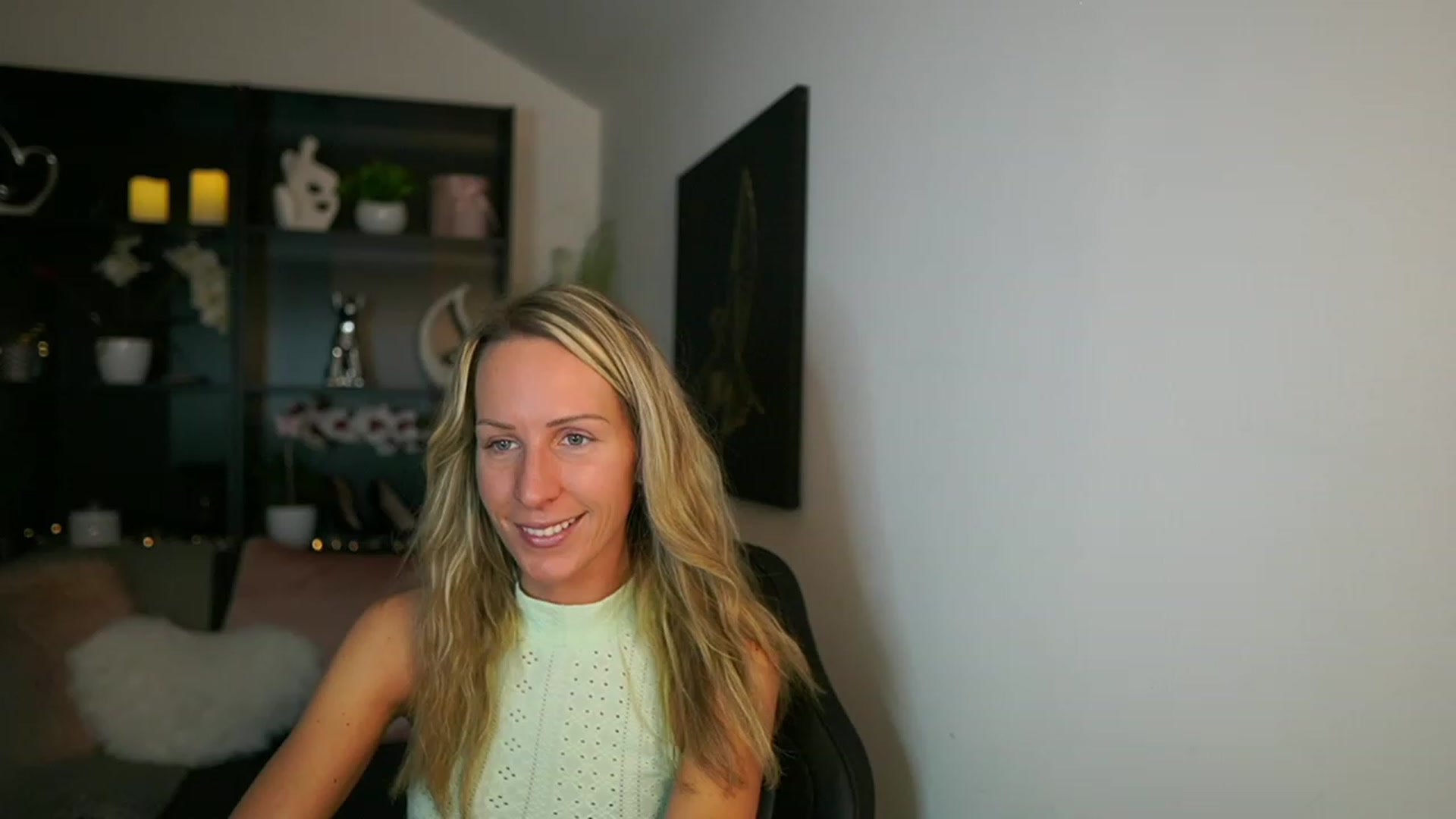 Gallery image thumbnail from Nikki__Sexx__'s myfreecams stream on, 11/30/2023, 21:15 image 17 of 20