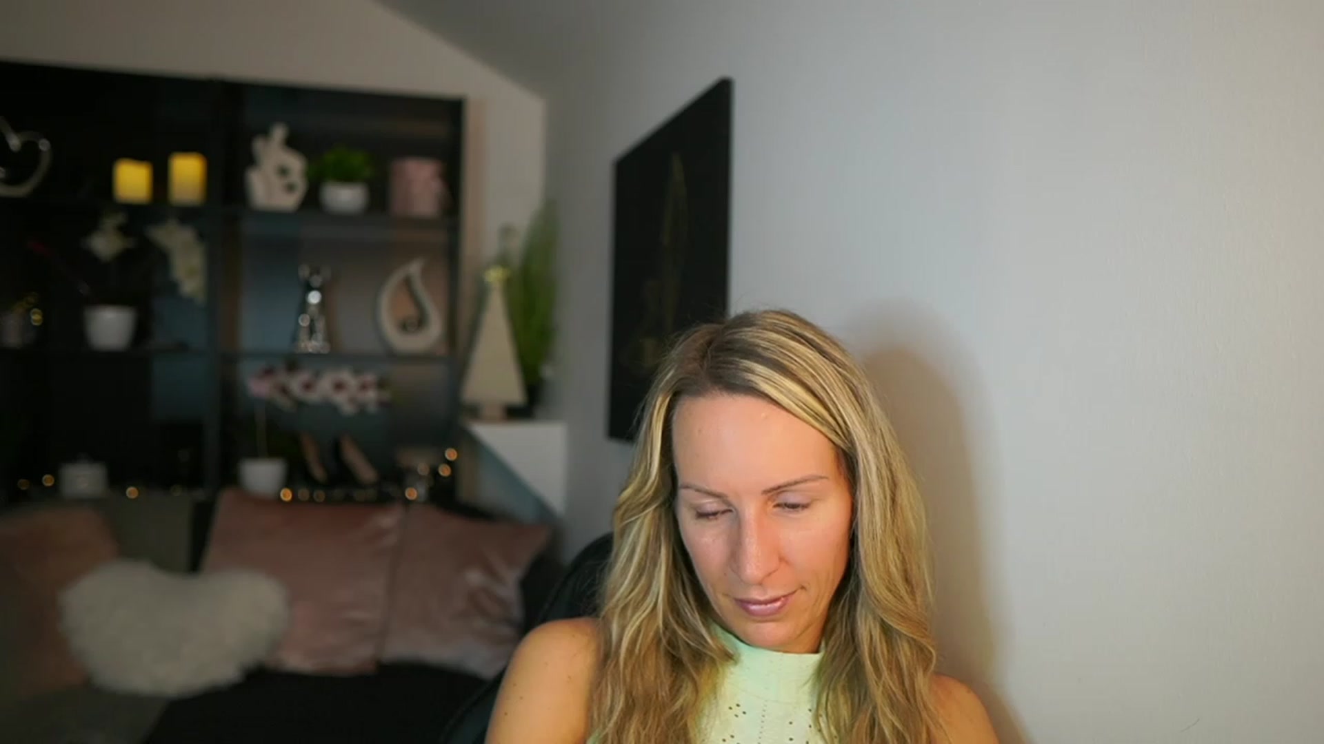 Gallery image thumbnail from Nikki__Sexx__'s myfreecams stream on, 11/30/2023, 21:15 image 20 of 20