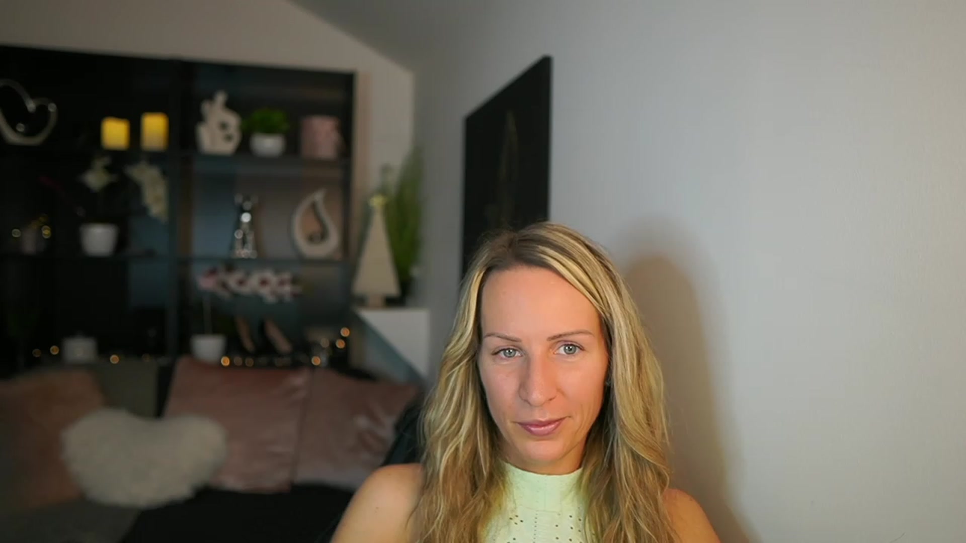 Gallery image thumbnail from Nikki__Sexx__'s myfreecams stream on, 11/30/2023, 21:15 image 2 of 20