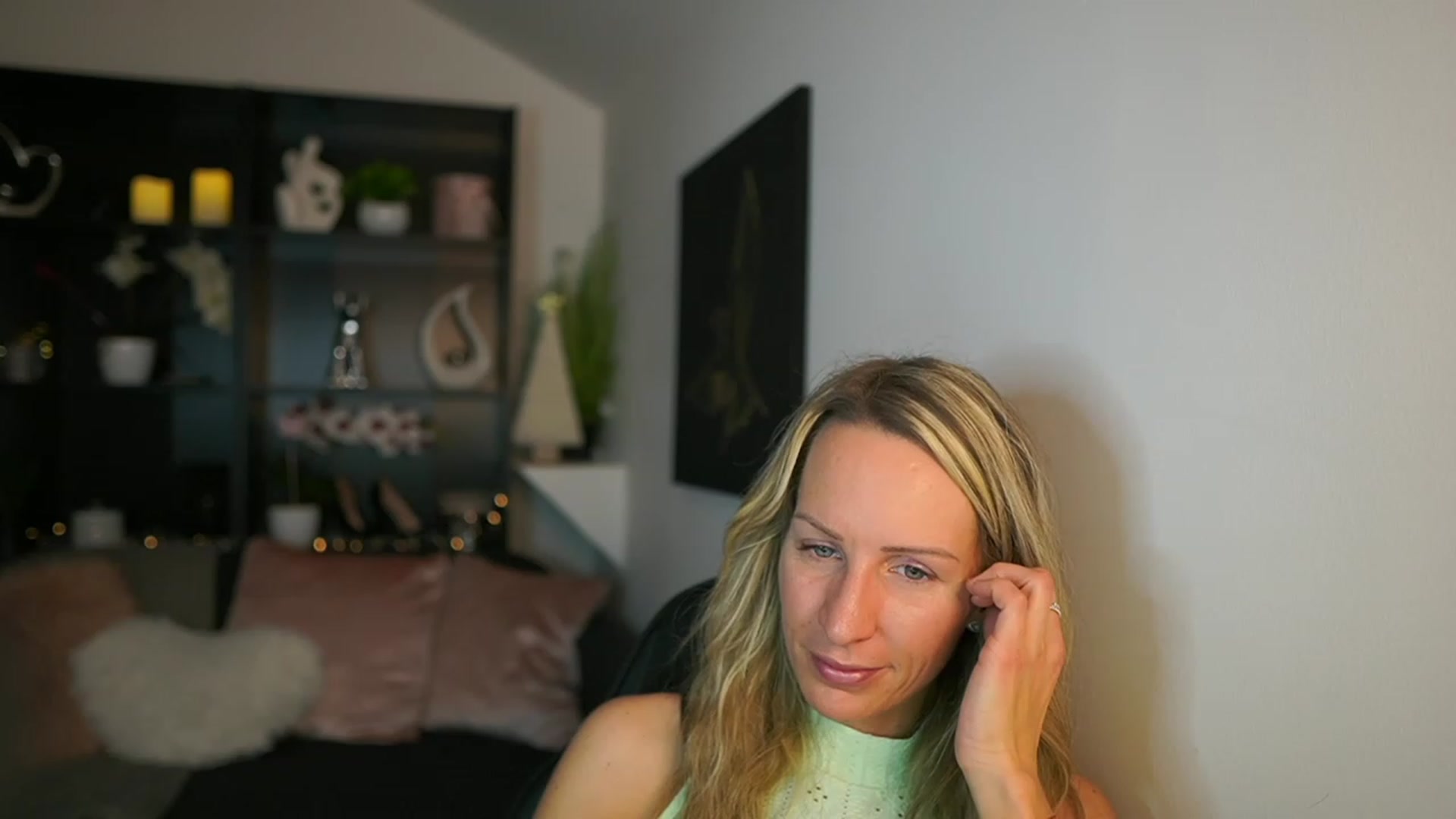 Gallery image thumbnail from Nikki__Sexx__'s myfreecams stream on, 11/30/2023, 21:15 image 12 of 20