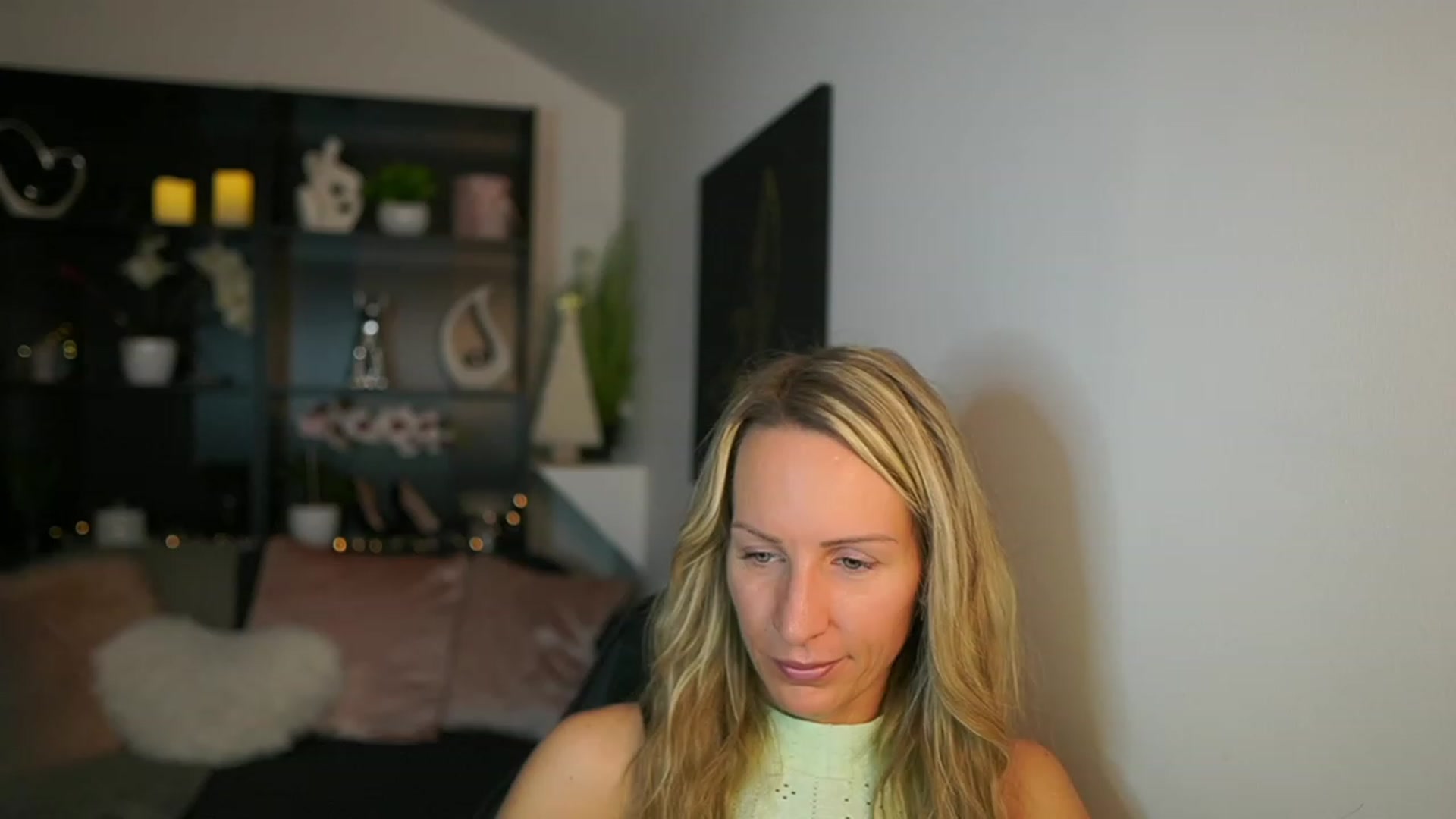 Gallery image thumbnail from Nikki__Sexx__'s myfreecams stream on, 11/30/2023, 21:15 image 3 of 20