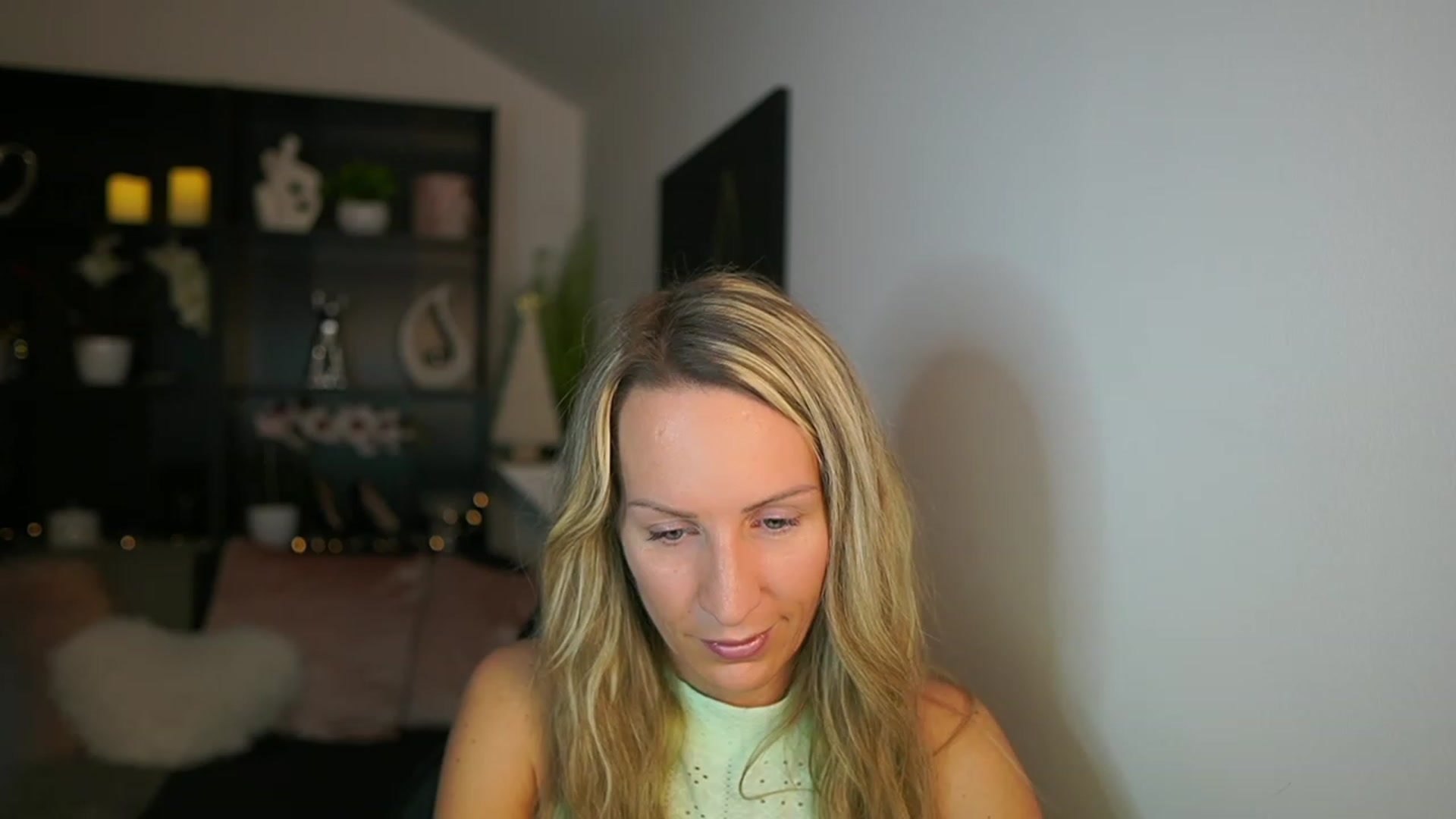 Gallery image thumbnail from Nikki__Sexx__'s myfreecams stream on, 12/01/2023, 24:01 image 3 of 20