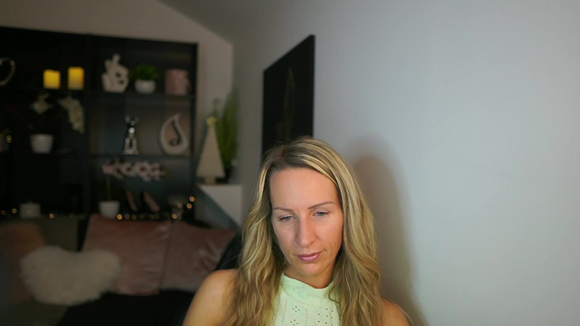 Gallery image thumbnail from Nikki__Sexx__'s myfreecams stream on, 12/01/2023, 24:01 image 9 of 20