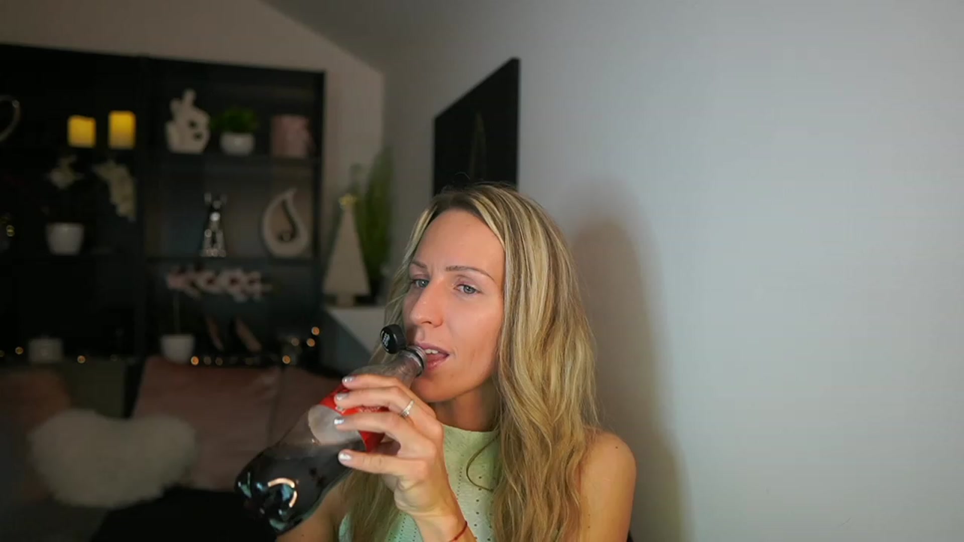 Gallery image thumbnail from Nikki__Sexx__'s myfreecams stream on, 12/01/2023, 24:01 image 10 of 20