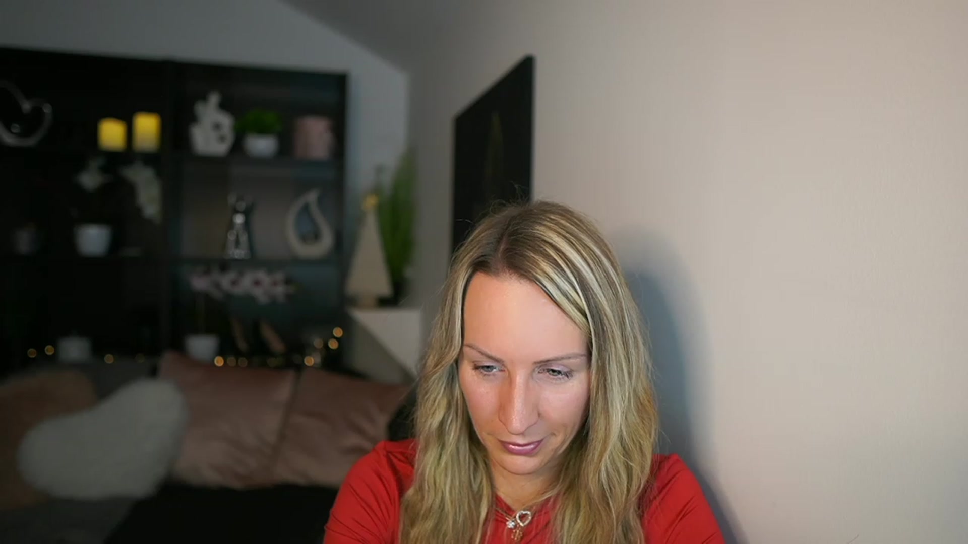 Gallery image thumbnail from Nikki__Sexx__'s myfreecams stream on, 12/04/2023, 20:43 image 4 of 20