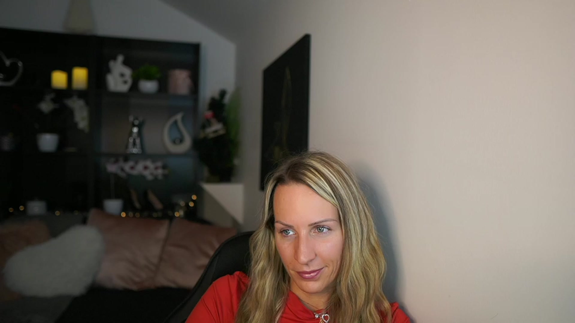 Gallery image thumbnail from Nikki__Sexx__'s myfreecams stream on, 12/04/2023, 23:16 image 3 of 20
