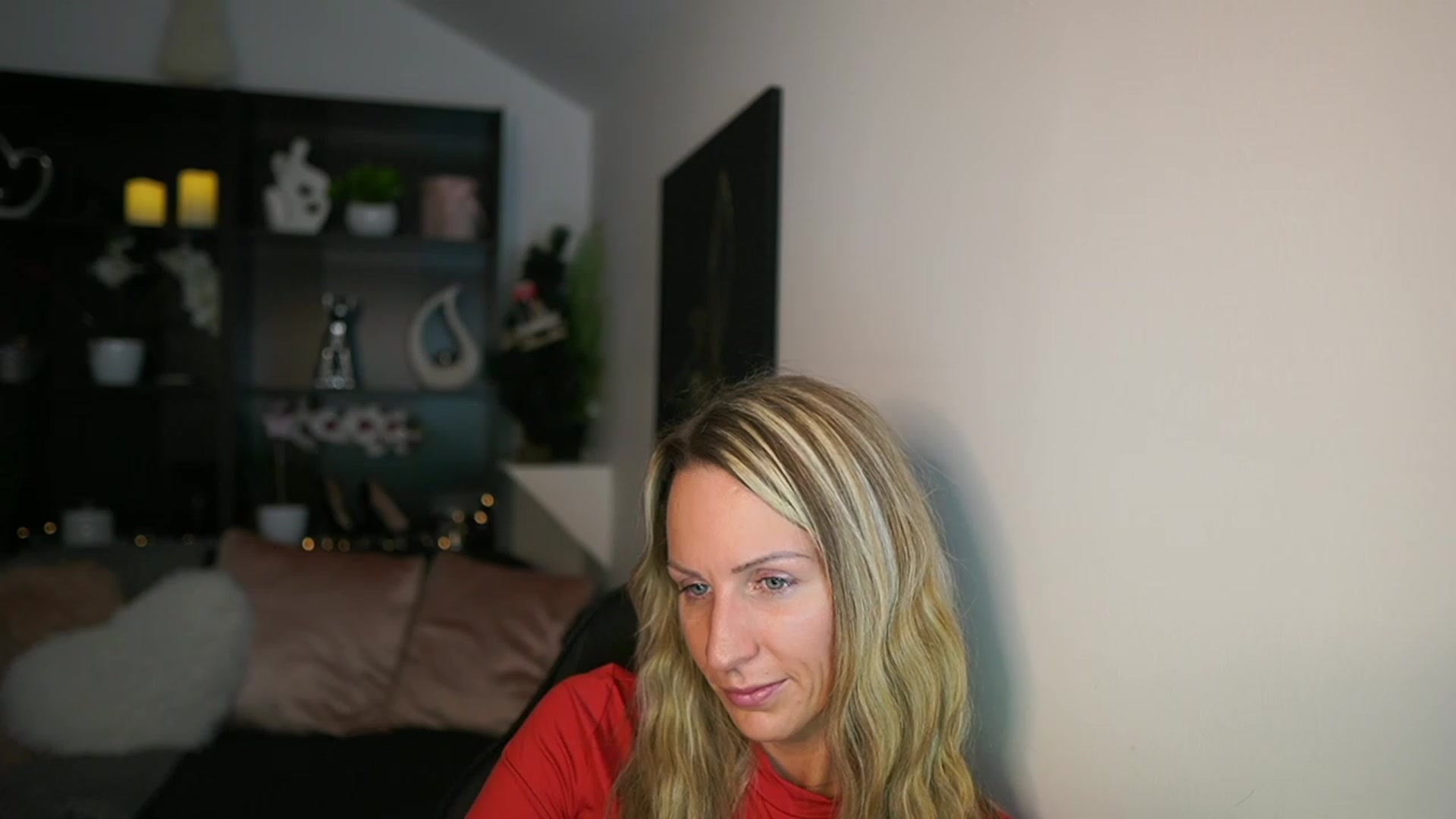 Gallery image thumbnail from Nikki__Sexx__'s myfreecams stream on, 12/05/2023, 24:01 image 14 of 20