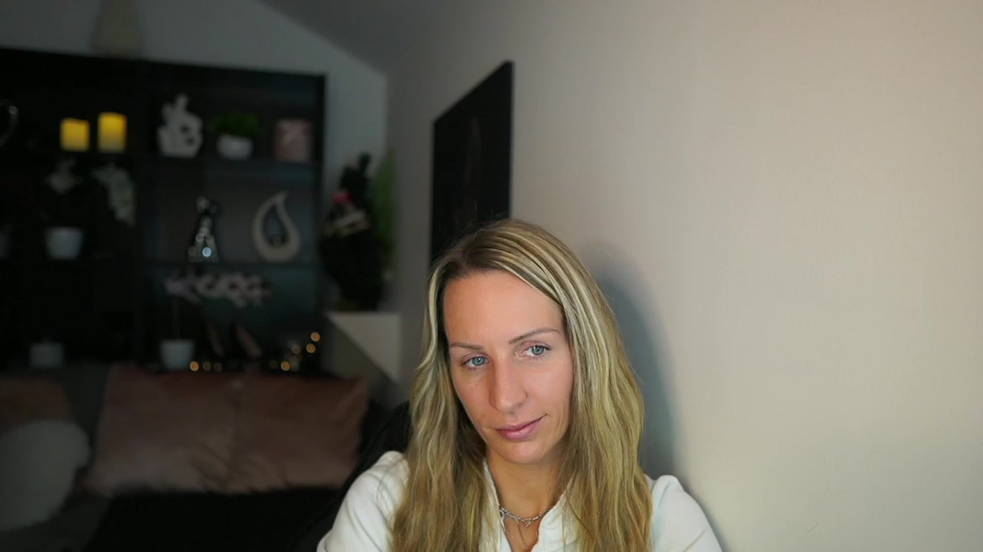 Gallery image thumbnail from Nikki__Sexx__'s myfreecams stream on, 12/05/2023, 22:11 image 16 of 20
