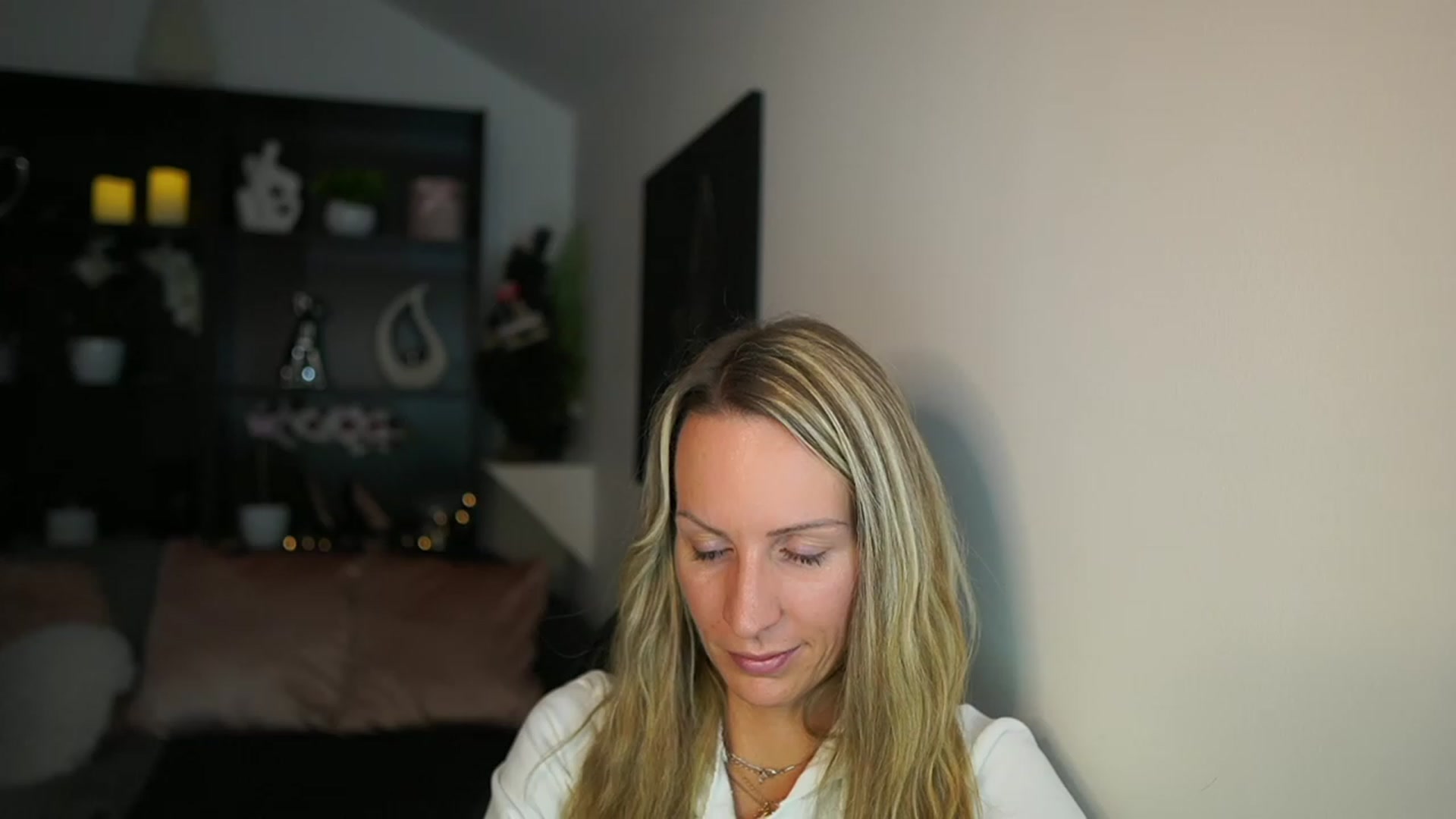 Gallery image thumbnail from Nikki__Sexx__'s myfreecams stream on, 12/05/2023, 22:11 image 4 of 20