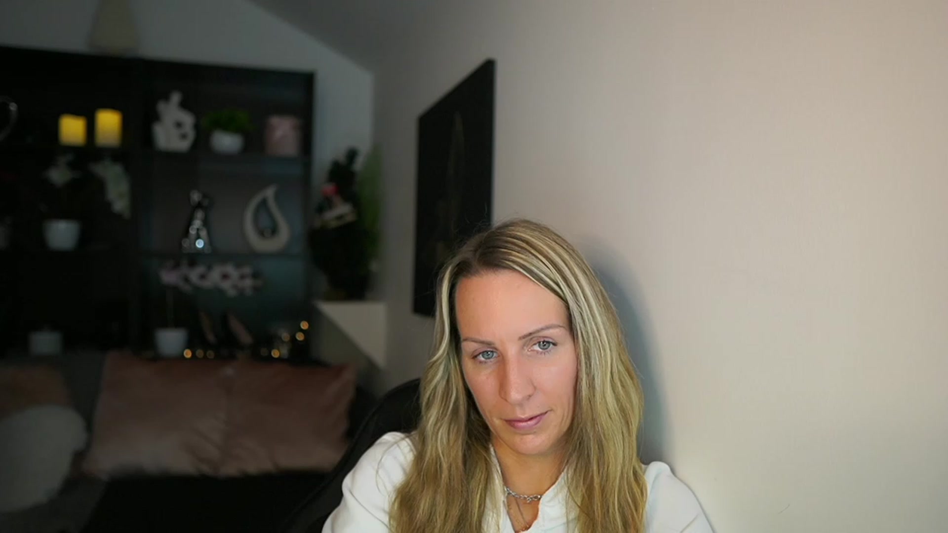 Gallery image thumbnail from Nikki__Sexx__'s myfreecams stream on, 12/05/2023, 22:11 image 17 of 20