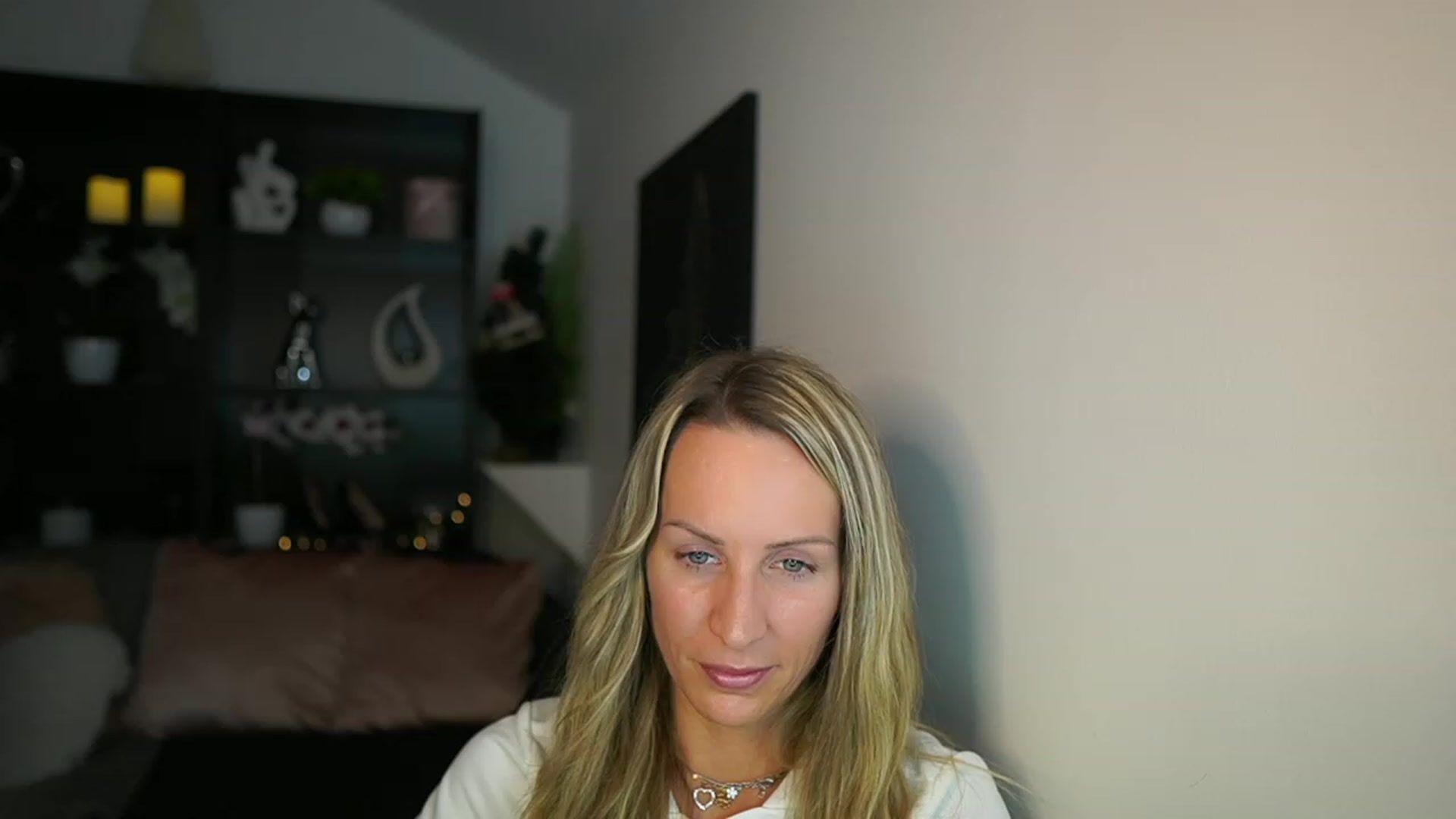 Gallery image thumbnail from Nikki__Sexx__'s myfreecams stream on, 12/05/2023, 23:48 image 9 of 20