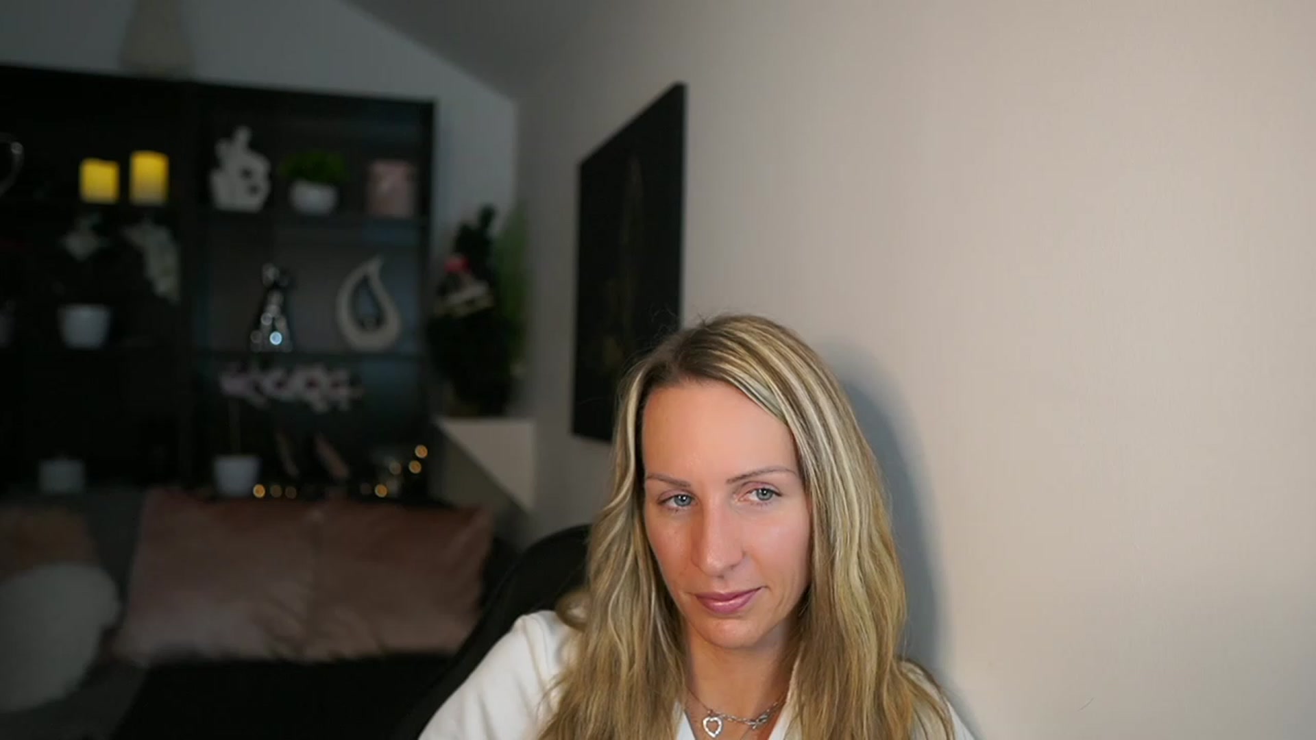 Gallery image thumbnail from Nikki__Sexx__'s myfreecams stream on, 12/05/2023, 23:48 image 3 of 20