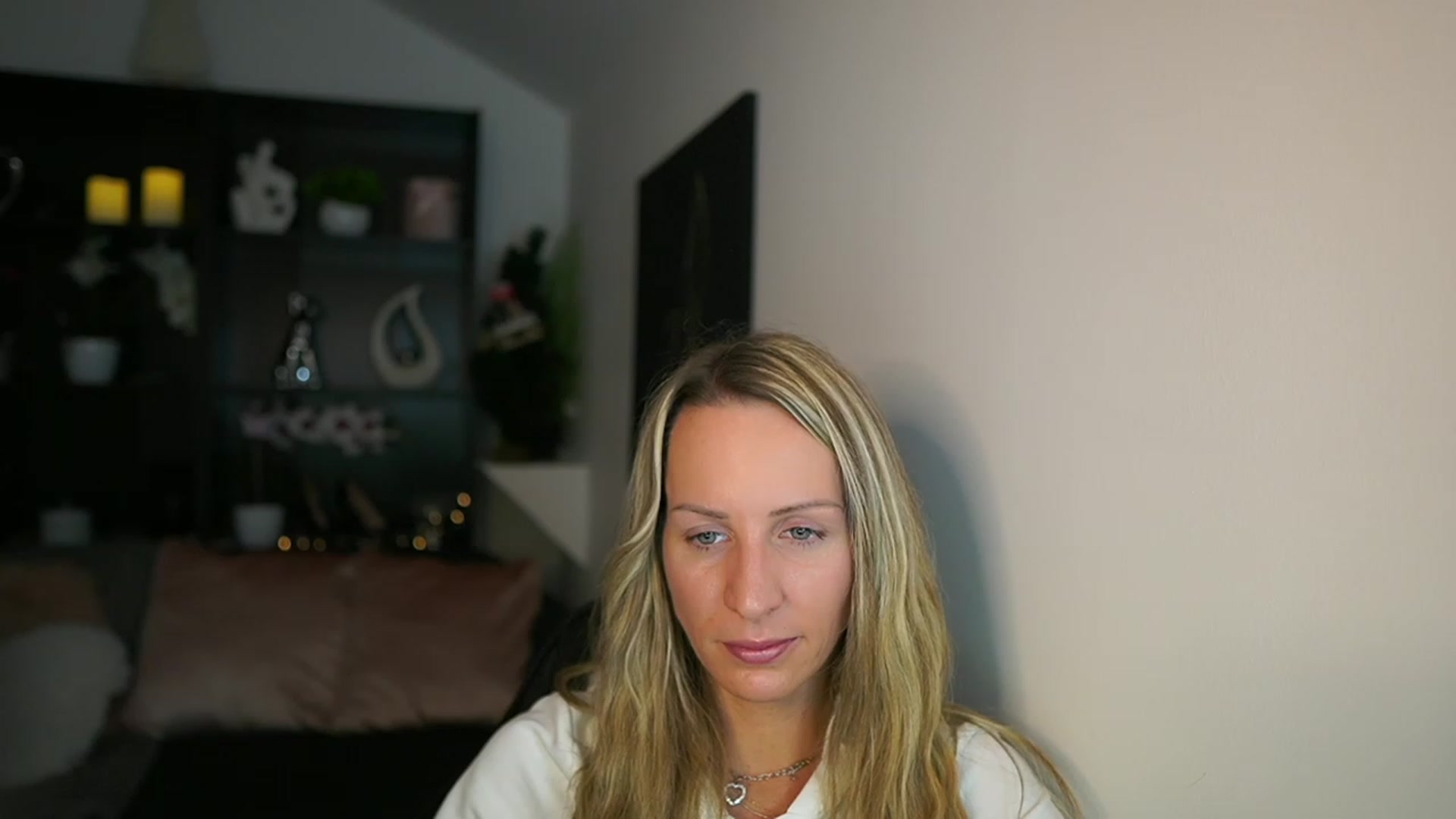 Gallery image thumbnail from Nikki__Sexx__'s myfreecams stream on, 12/05/2023, 23:48 image 4 of 20