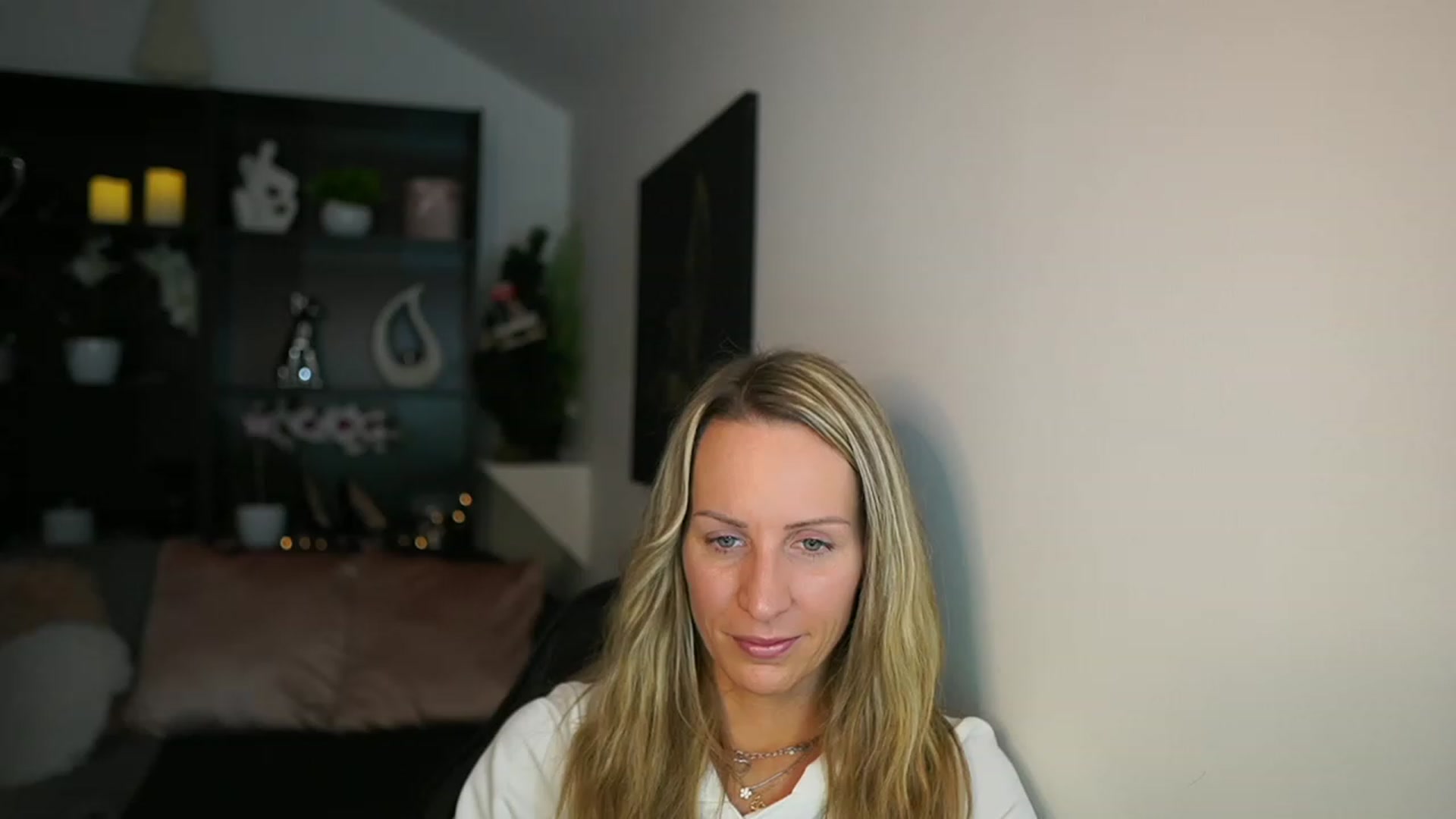 Gallery image thumbnail from Nikki__Sexx__'s myfreecams stream on, 12/05/2023, 23:48 image 19 of 20