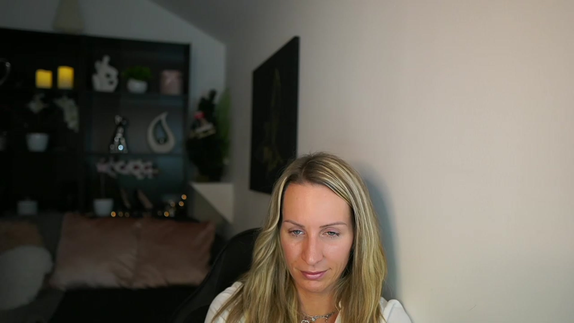 Gallery image thumbnail from Nikki__Sexx__'s myfreecams stream on, 12/05/2023, 23:48 image 12 of 20