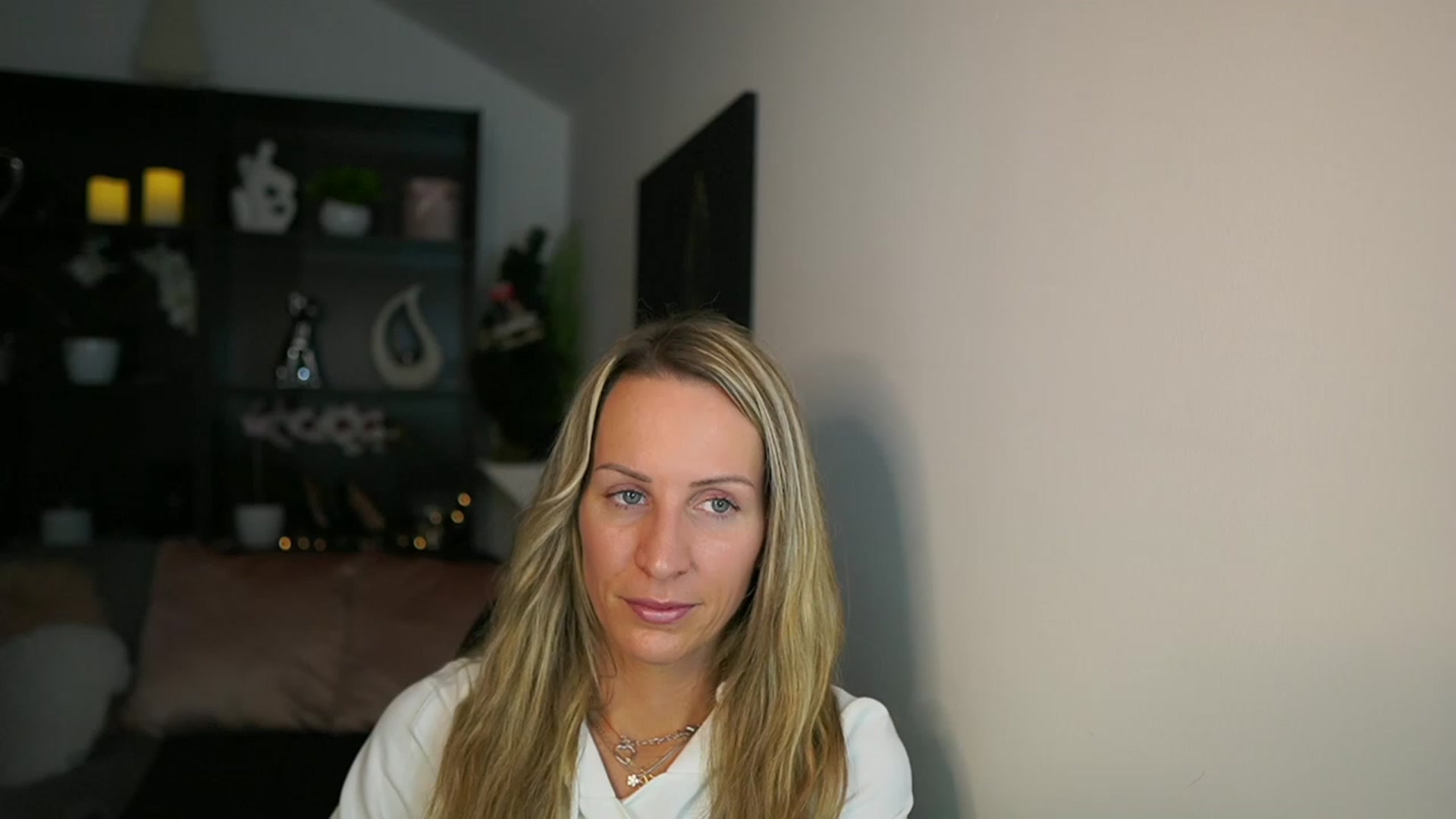 Gallery image thumbnail from Nikki__Sexx__'s myfreecams stream on, 12/05/2023, 23:48 image 17 of 20