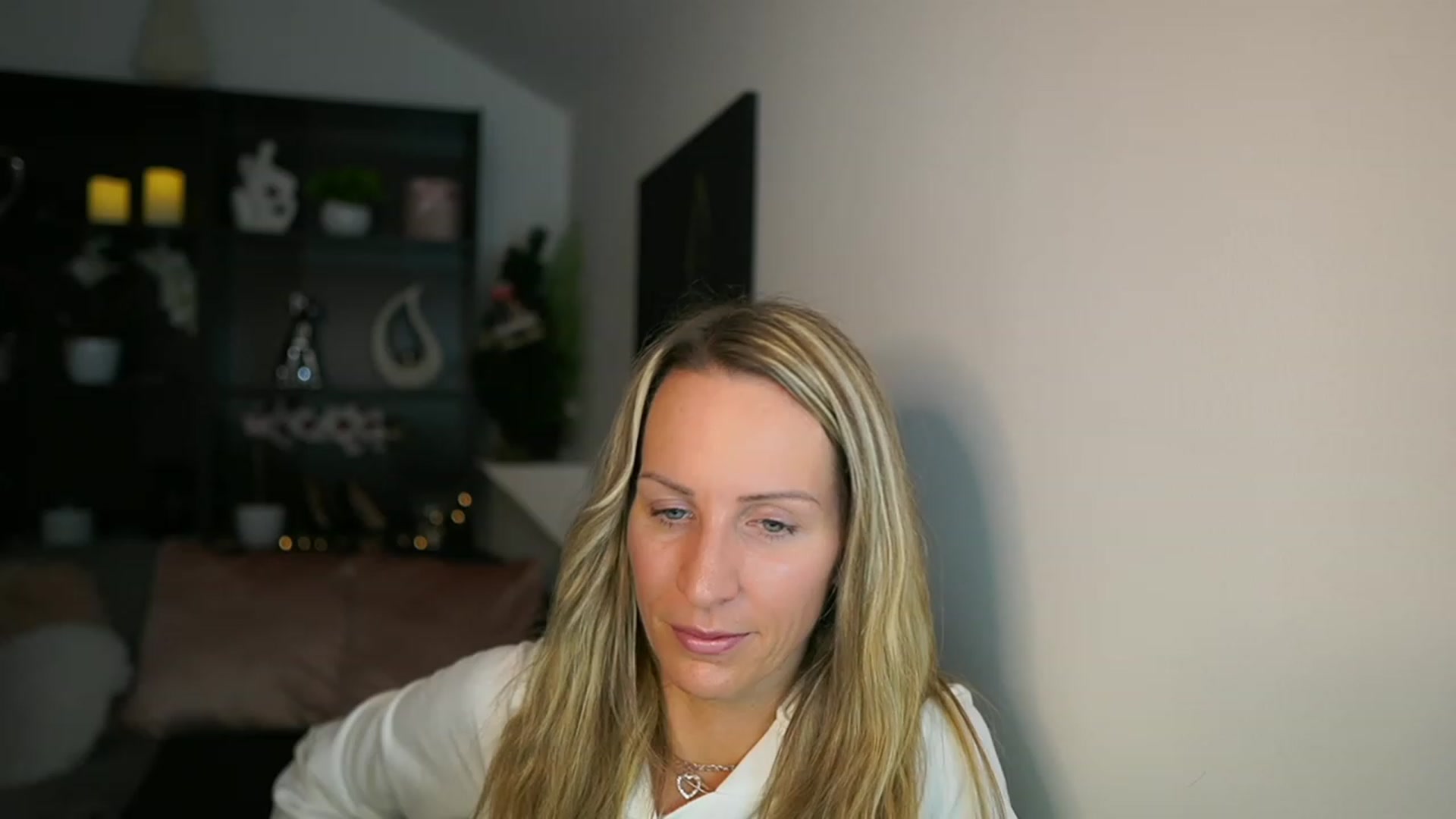 Gallery image thumbnail from Nikki__Sexx__'s myfreecams stream on, 12/05/2023, 23:48 image 18 of 20