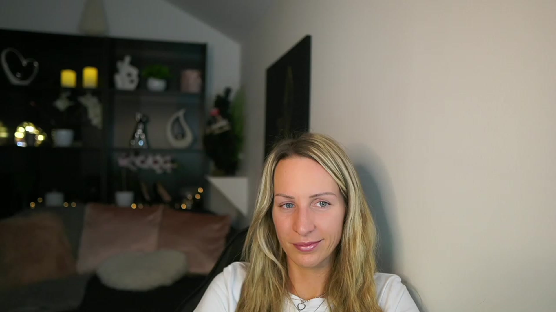 Gallery image thumbnail from Nikki__Sexx__'s myfreecams stream on, 12/11/2023, 20:13 image 4 of 20