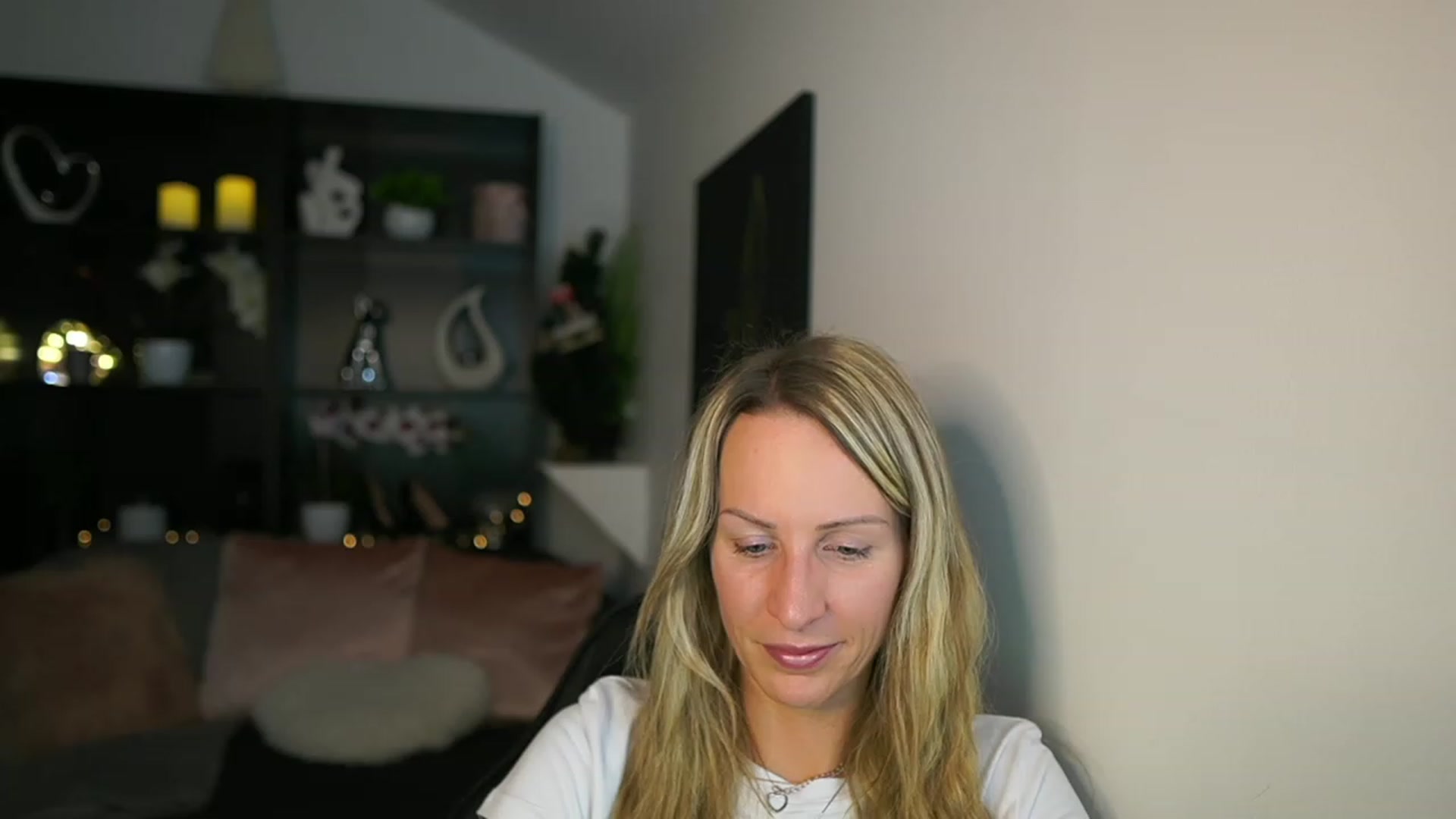 Gallery image thumbnail from Nikki__Sexx__'s myfreecams stream on, 12/11/2023, 20:13 image 3 of 20