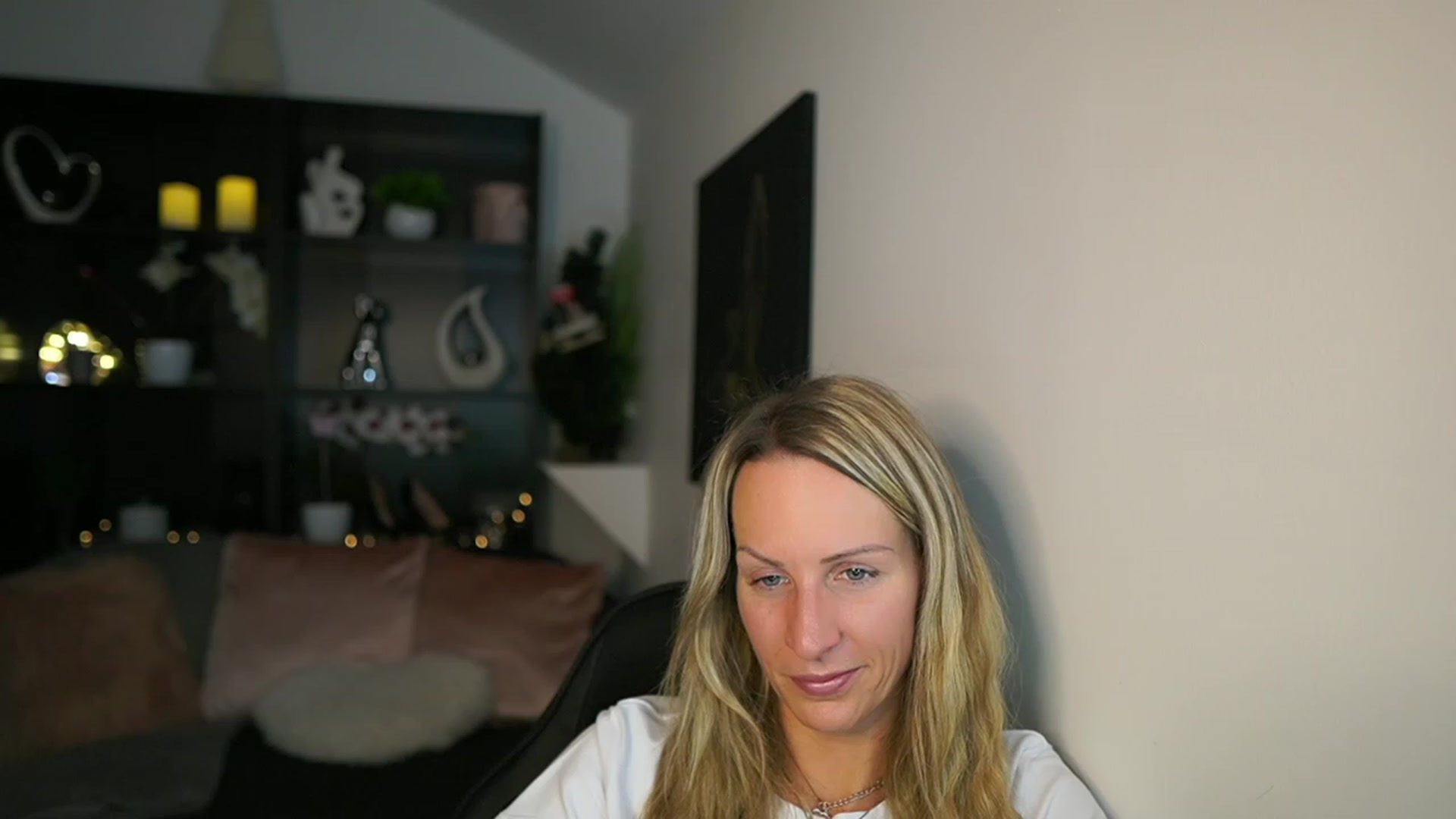 Gallery image thumbnail from Nikki__Sexx__'s myfreecams stream on, 12/11/2023, 20:13 image 8 of 20