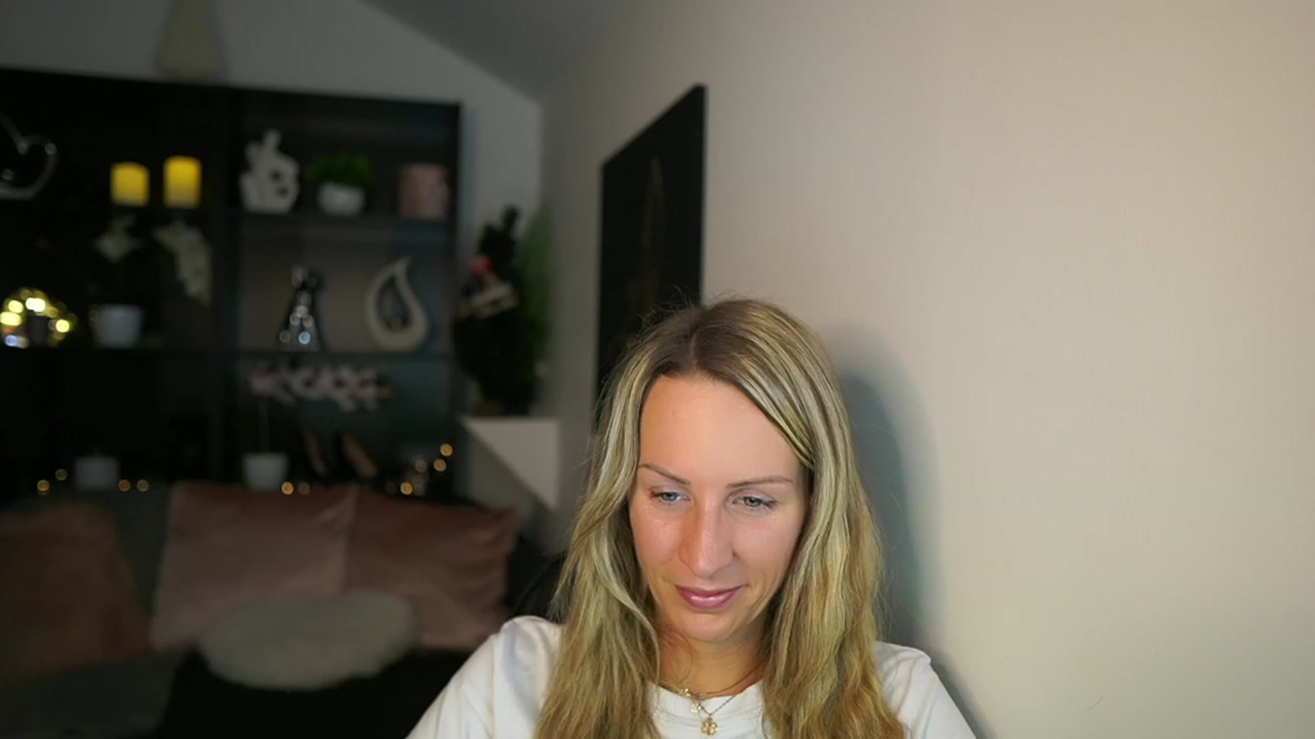 Gallery image thumbnail from Nikki__Sexx__'s myfreecams stream on, 12/11/2023, 20:13 image 18 of 20