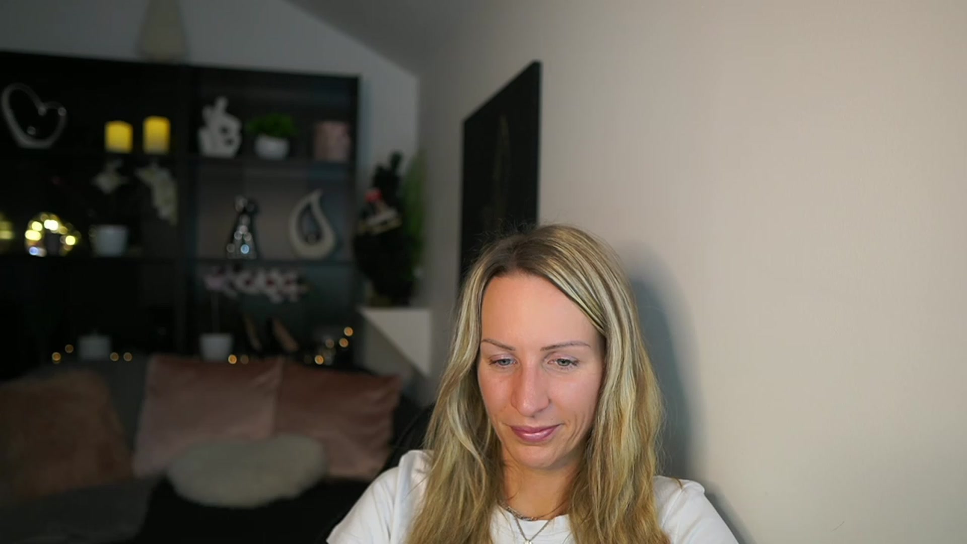 Gallery image thumbnail from Nikki__Sexx__'s myfreecams stream on, 12/11/2023, 20:13 image 13 of 20