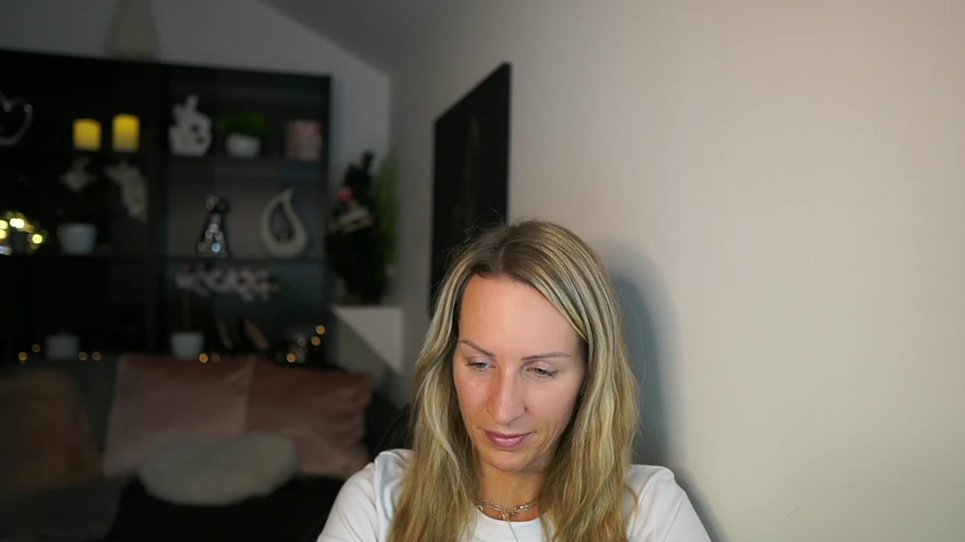 Gallery image thumbnail from Nikki__Sexx__'s myfreecams stream on, 12/11/2023, 20:56 image 10 of 20