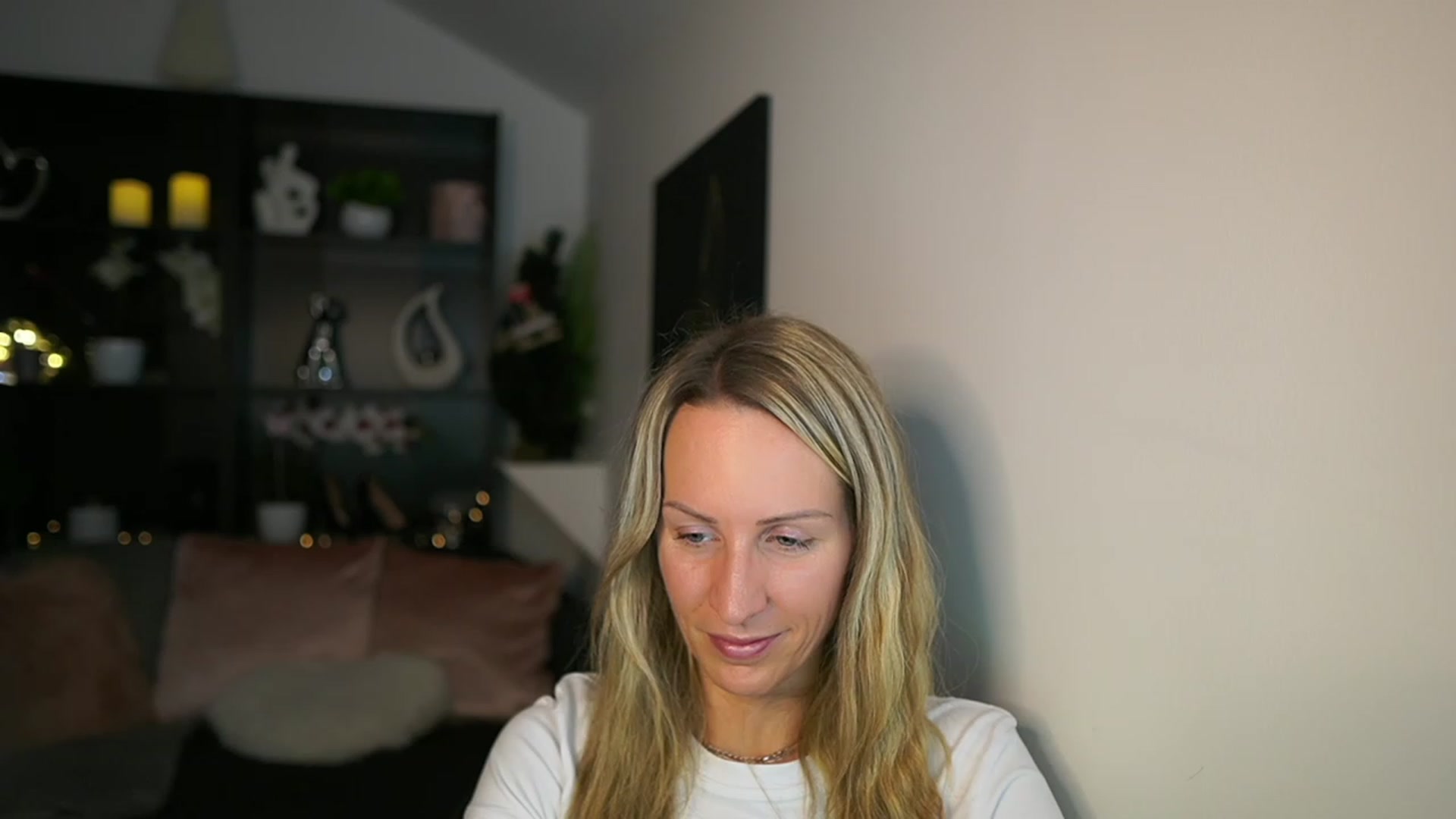 Gallery image thumbnail from Nikki__Sexx__'s myfreecams stream on, 12/11/2023, 20:56 image 4 of 20
