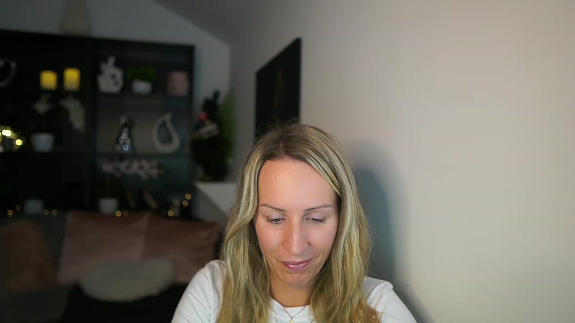 Gallery image thumbnail from Nikki__Sexx__'s myfreecams stream on, 12/11/2023, 21:18 image 12 of 20
