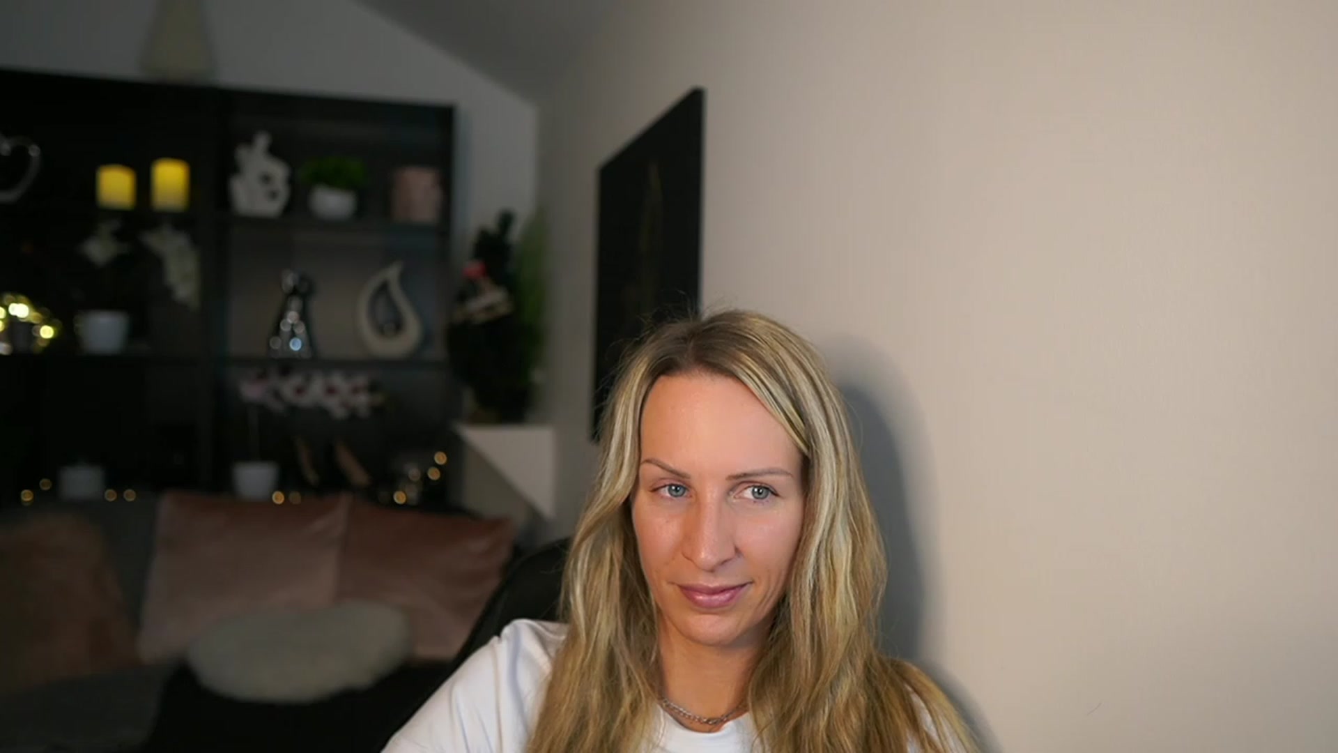 Gallery image thumbnail from Nikki__Sexx__'s myfreecams stream on, 12/11/2023, 21:18 image 18 of 20